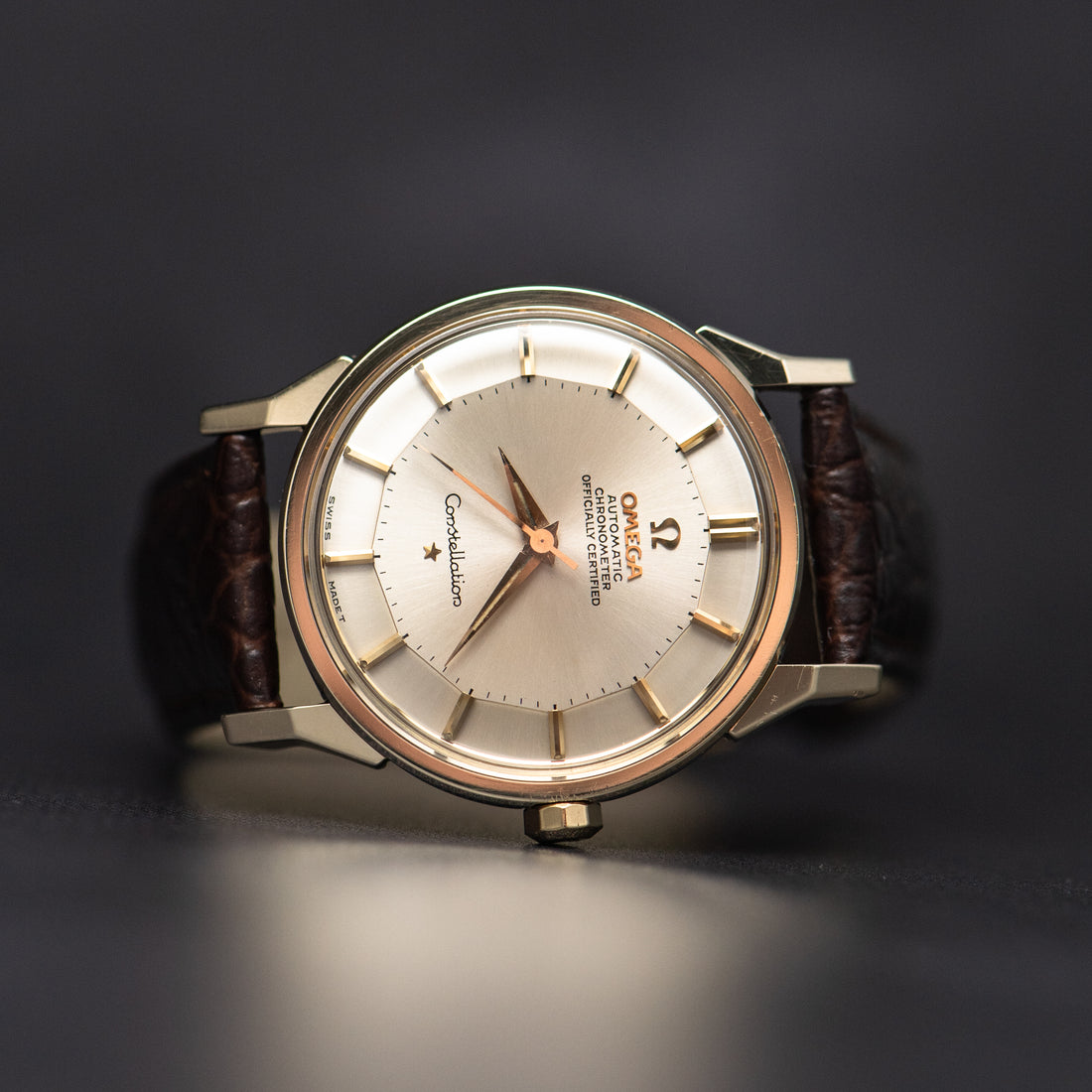 1963 OMEGA CONSTELLATION PIE PAN SUNBURST DOG-LEG CAL. 551 REF. 167.005
