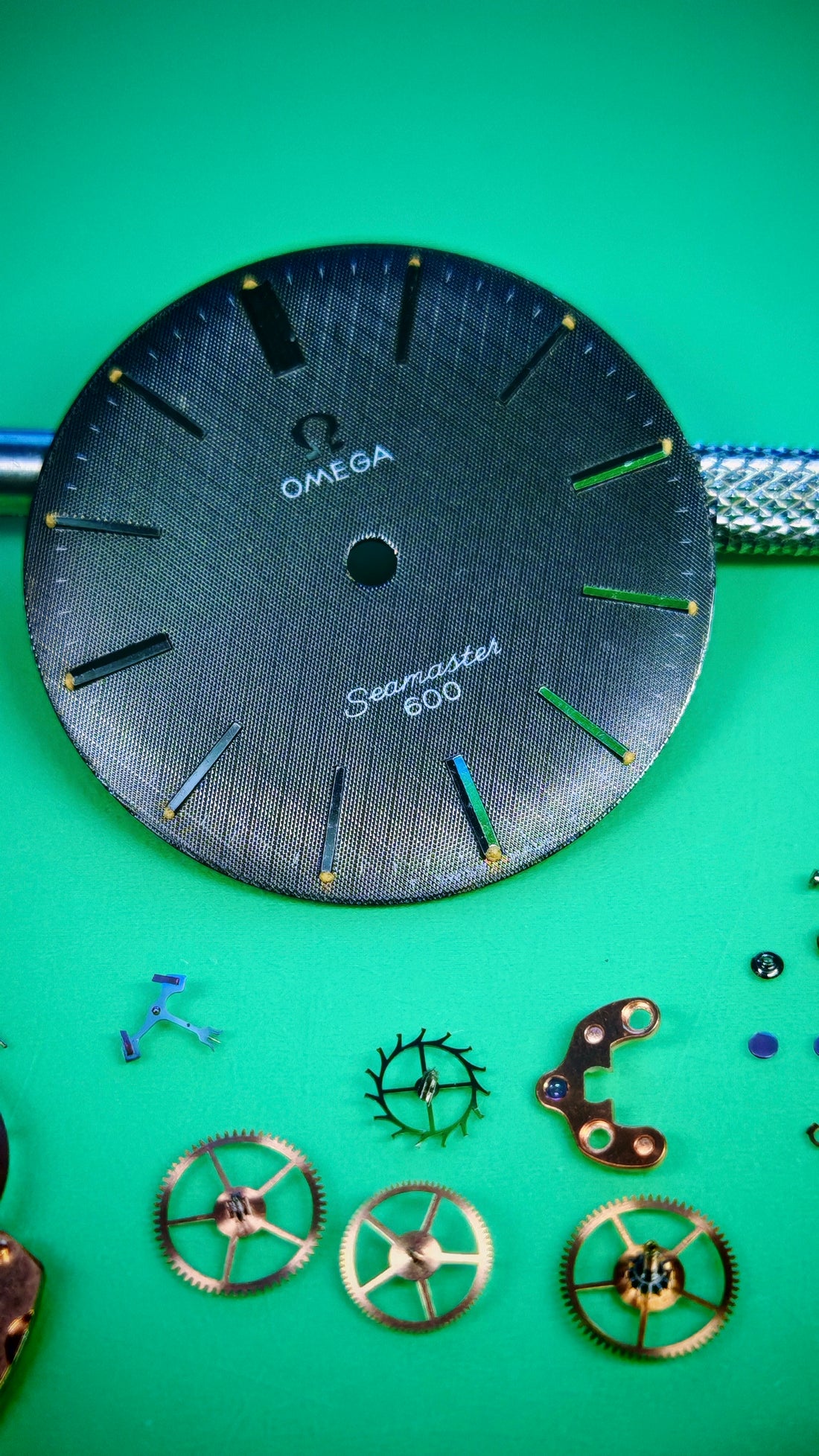 1968 OMEGA SEAMASTER 600 GREY LINEN CAL. 601 REF. 135.011