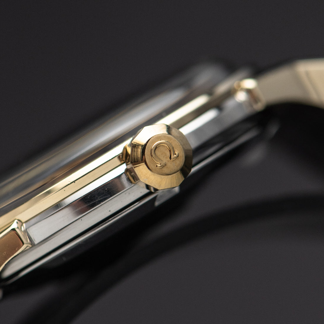 1963 OMEGA CONSTELLATION PIE PAN SUNBURST DOG-LEG CAL. 551 REF. 167.005