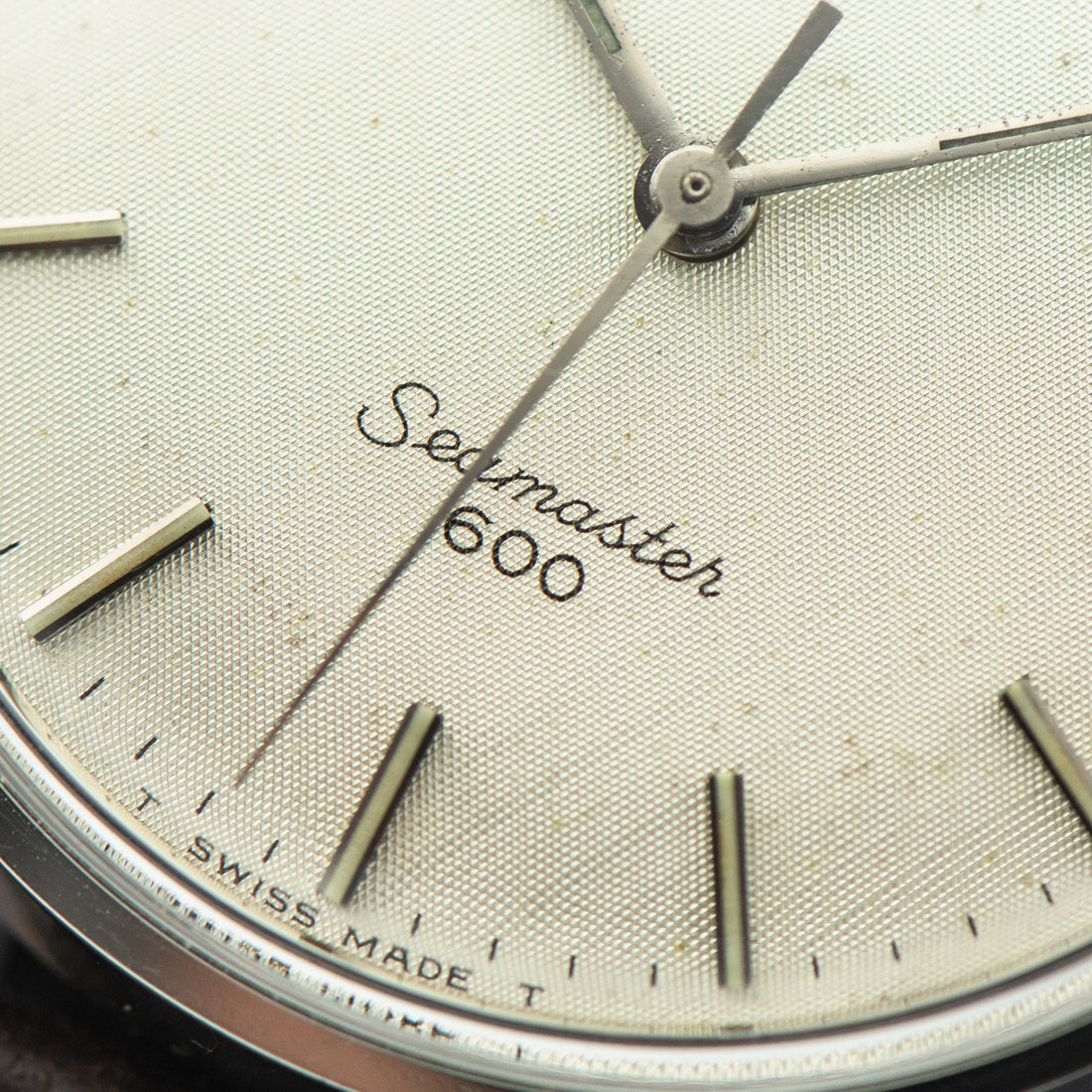 1965 OMEGA SEAMASTER 600 LINEN CAL. 601 REF. 135.011