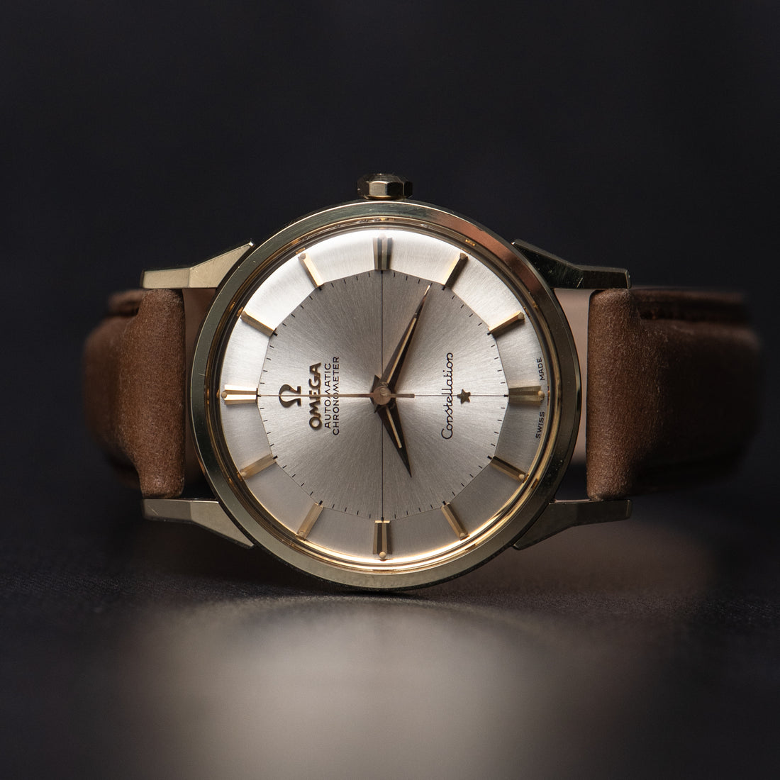 1963 OMEGA CONSTELLATION PIE PAN CROSSHAIR SUNBURST DOG-LEG CAL. 551 REF. 14900 61 SC