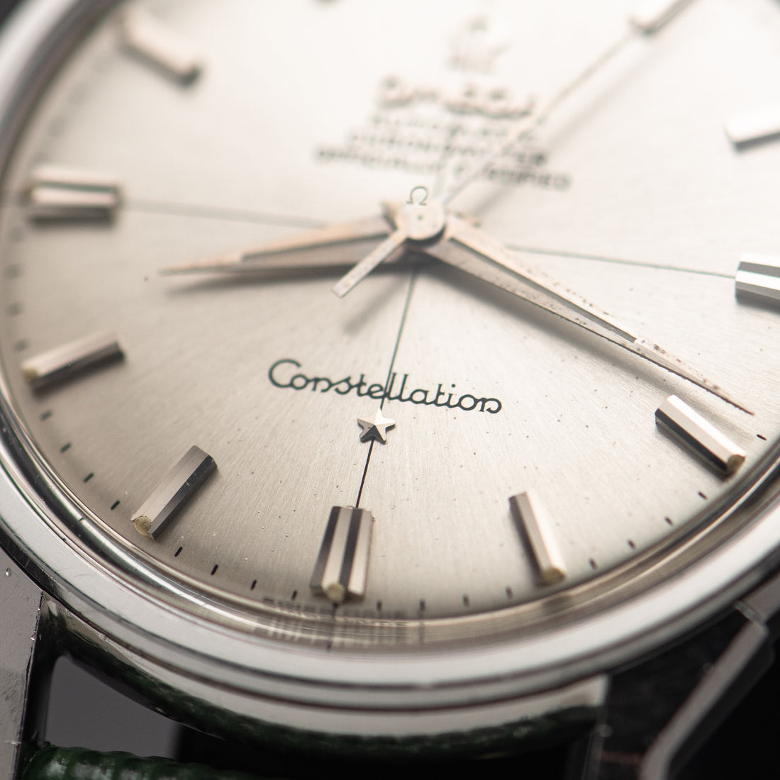 1966 OMEGA CONSTELLATION CROSSHAIR SUNBURST DOG-LEG CAL. 551 REF. 167.005