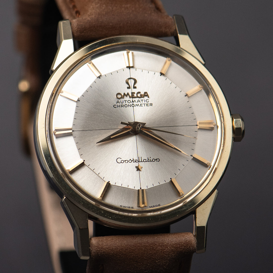 1963 OMEGA CONSTELLATION PIE PAN CROSSHAIR SUNBURST DOG-LEG CAL. 551 REF. 14900 61 SC