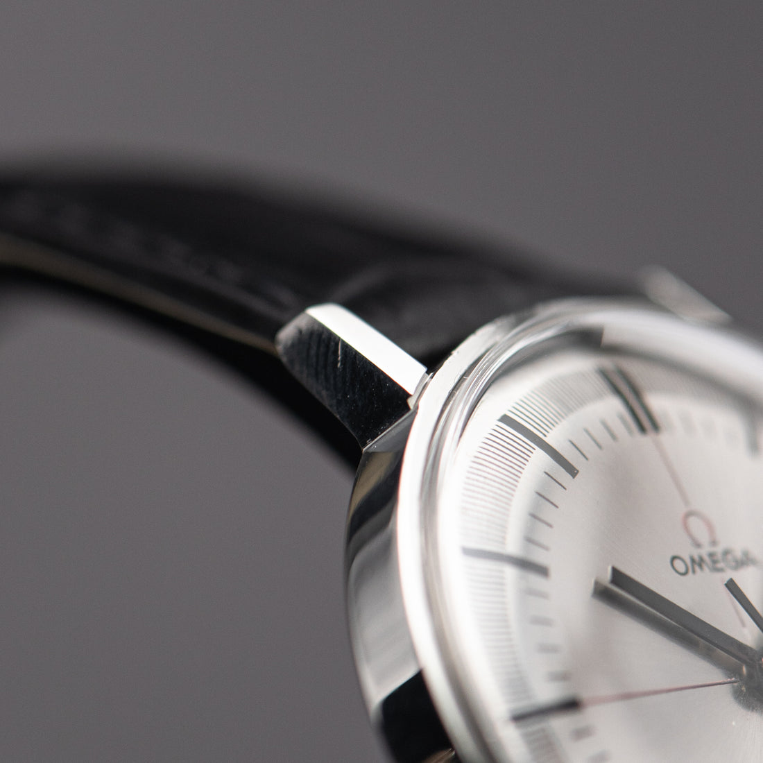 1968 OMEGA DE VILLE GREY TECHNICAL RED CROSSHAIR QUICKSET SUNBURST CAL. 613 REF. 136.019