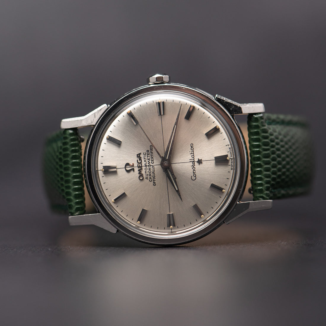 1966 OMEGA CONSTELLATION CROSSHAIR SUNBURST DOG-LEG CAL. 551 REF. 167.005