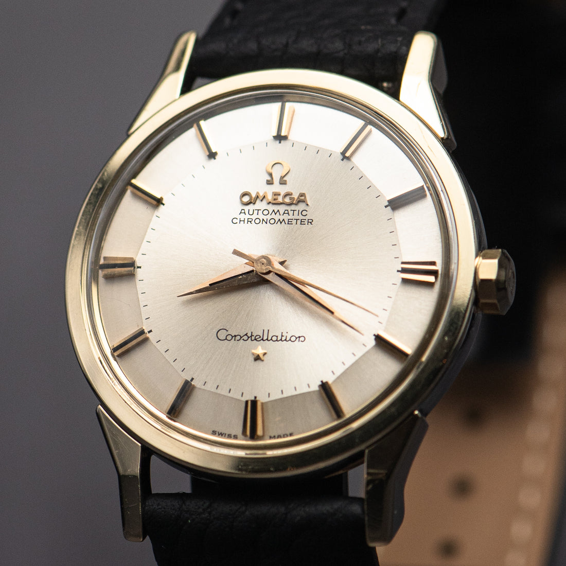 1962 OMEGA CONSTELLATION PIE PAN SUNBURST DOG-LEG CAL. 551 REF. 14900 61 SC
