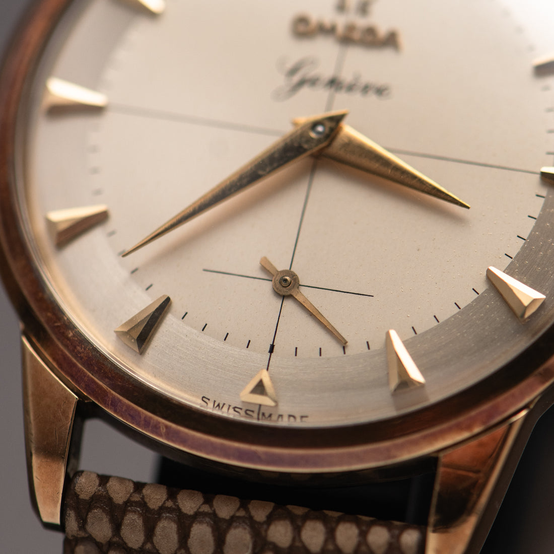 1957 9K GOLD OMEGA GENEVE TWO TONE CROSSHAIR SUB SECONDS RAINBOW HUE CAL. 267 REF. 13332
