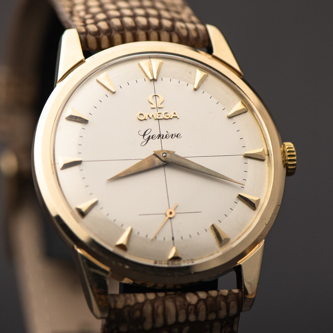 1960 9K GOLD OMEGA GENEVE TWO TONE CROSSHAIR SUB SECONDS WITH PAPERWORK CAL. 267 REF. 13332