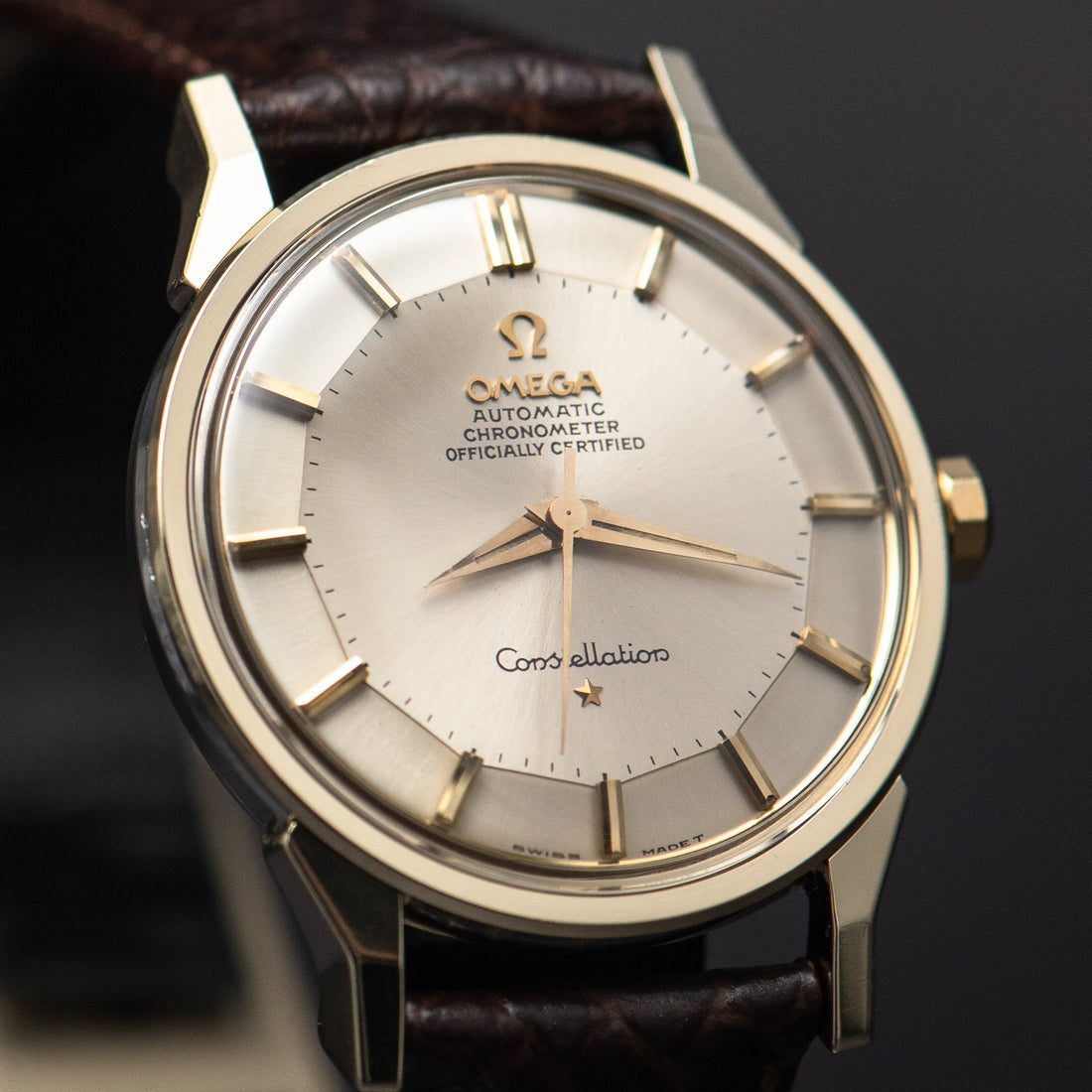 1963 OMEGA CONSTELLATION PIE PAN SUNBURST DOG-LEG CAL. 551 REF. 167.005
