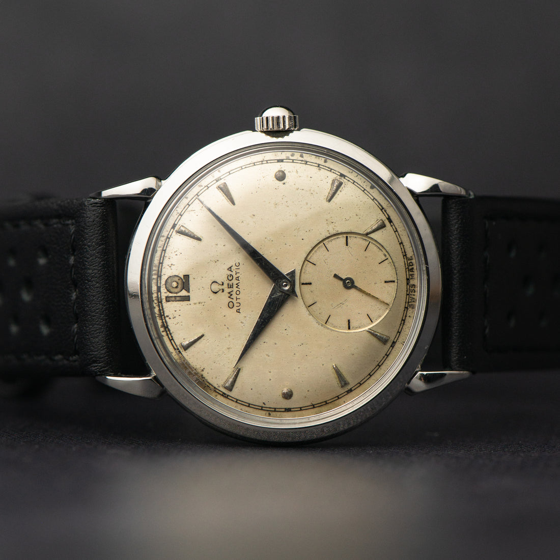 1948 OMEGA SUB SECONDS TEAR-DROP BUMPER CAL. 342 REF. 2402-1