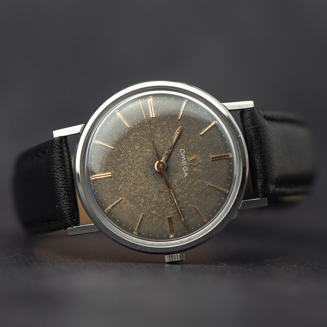 1966 MIDSIZE OMEGA GENEVE GREY LINEN CAL. 601 REF. 131.018