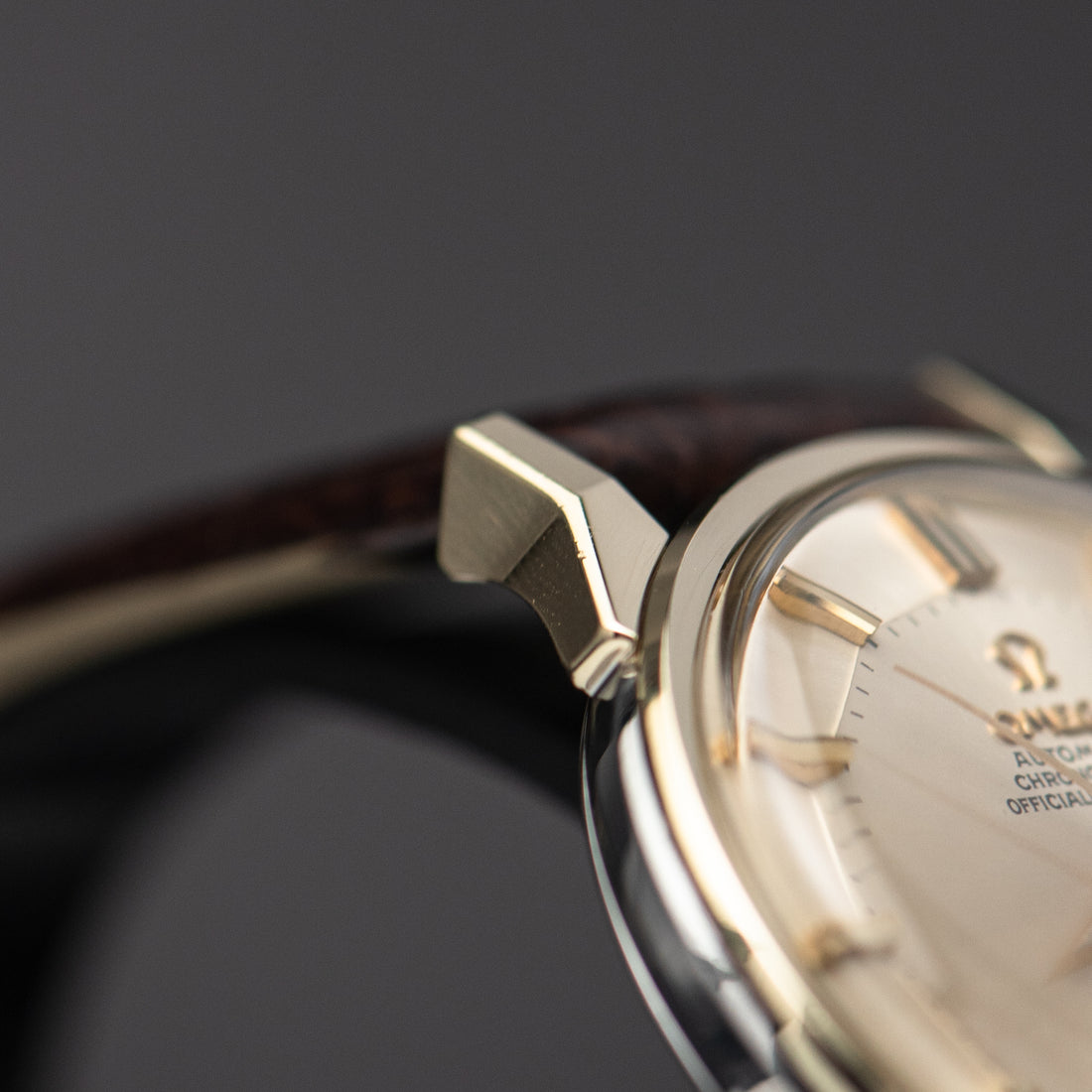 1963 OMEGA CONSTELLATION PIE PAN SUNBURST DOG-LEG CAL. 551 REF. 167.005