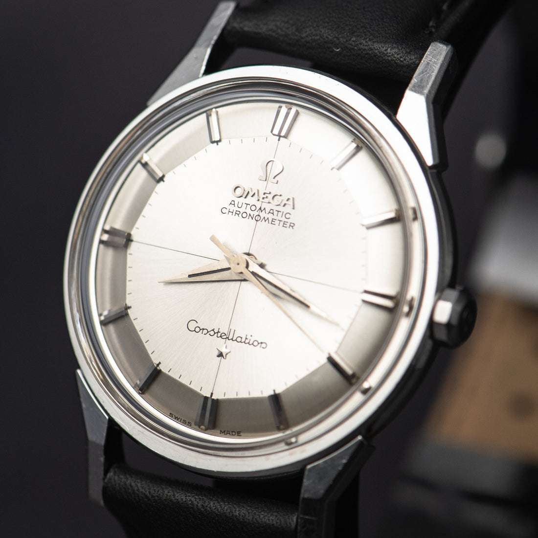 1961 OMEGA CONSTELLATION PIE PAN CROSSHAIR SUNBURST DOG-LEG CAL. 551 REF. 14900 62 SC