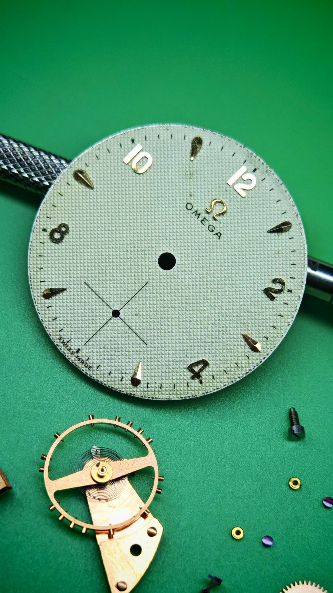 1952 OVERSIZE 14K ROSE GOLD OMEGA TRESOR HONEYCOMB CROSSHAIR SUB SECONDS CAL. 265 REF. 2619
