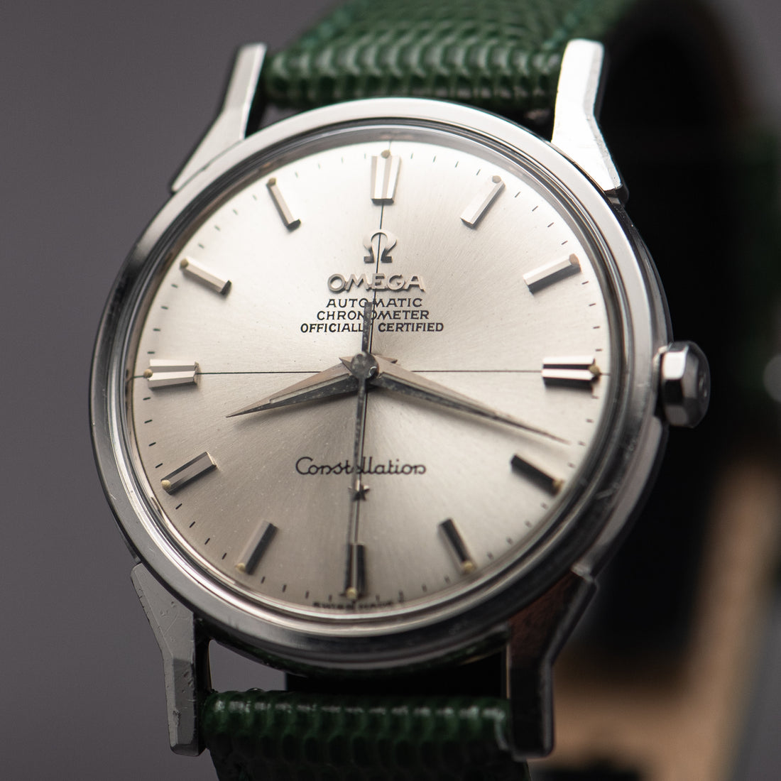 1966 OMEGA CONSTELLATION CROSSHAIR SUNBURST DOG-LEG CAL. 551 REF. 167.005