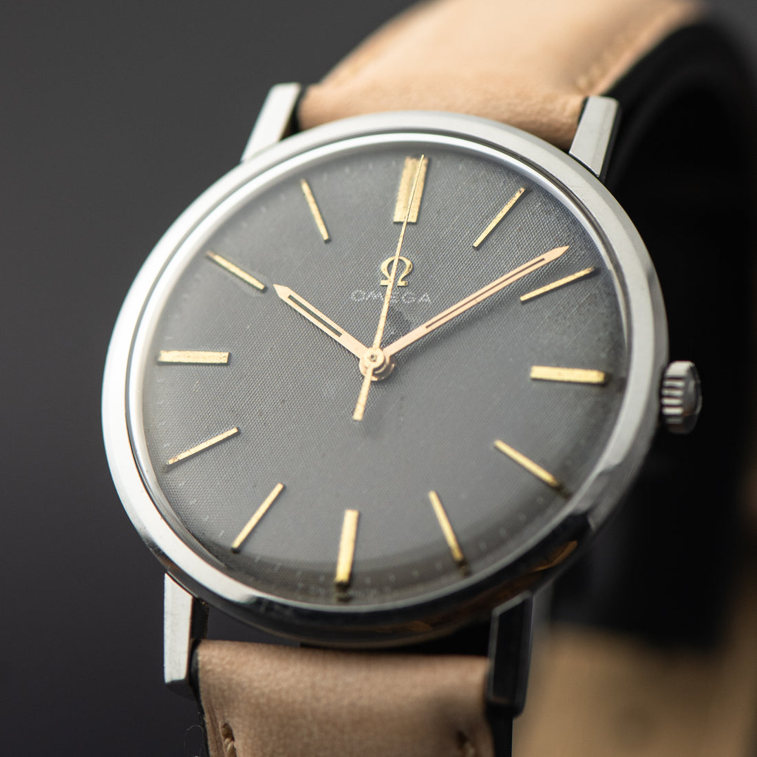 1967 OMEGA GENEVE GREY LINEN CAL. 601 REF. 131.019