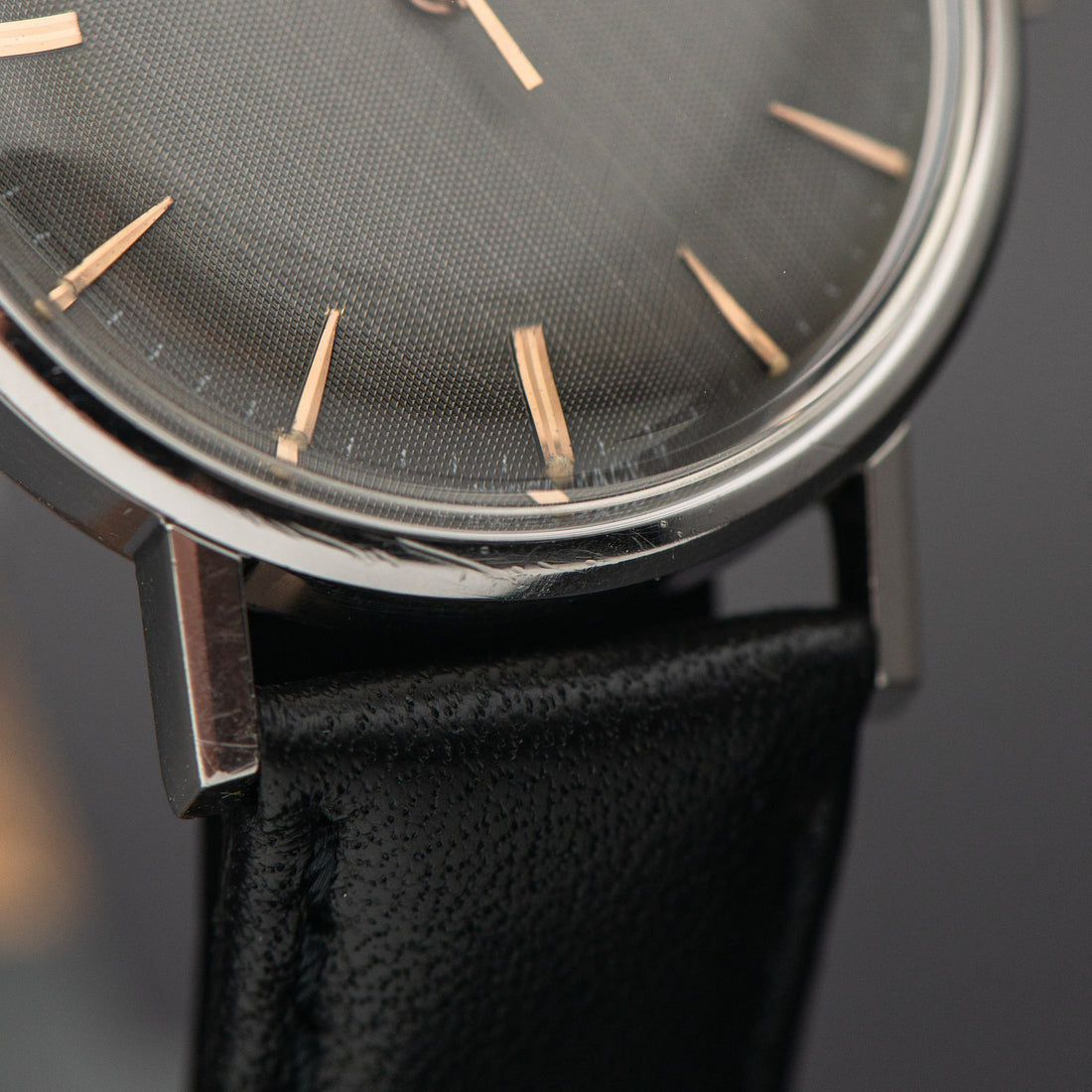 1967 MIDSIZE OMEGA GENEVE GREY LINEN CAL. 601 REF. 131.018