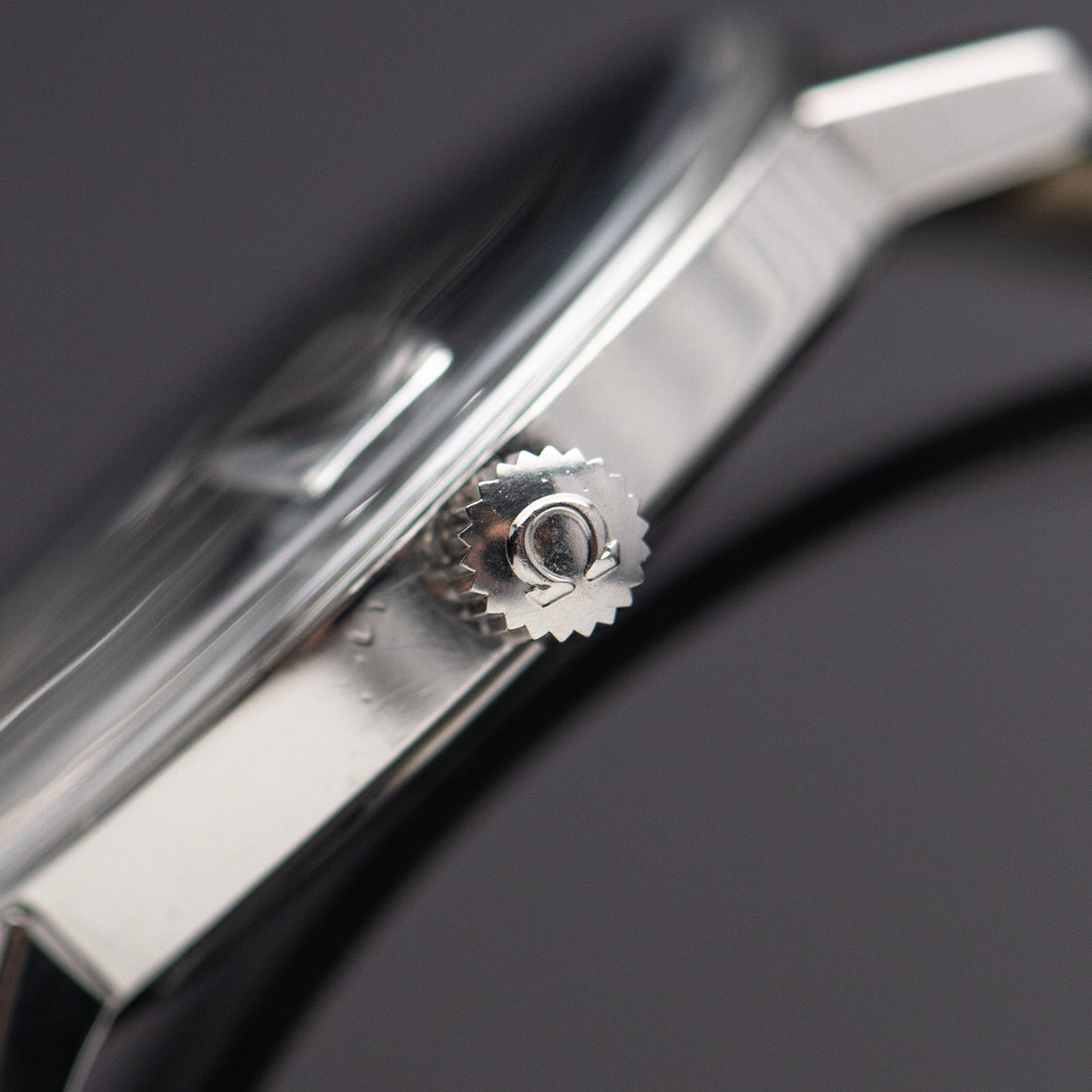 1968 OMEGA DE VILLE GREY TECHNICAL RED CROSSHAIR QUICKSET SUNBURST CAL. 613 REF. 136.019