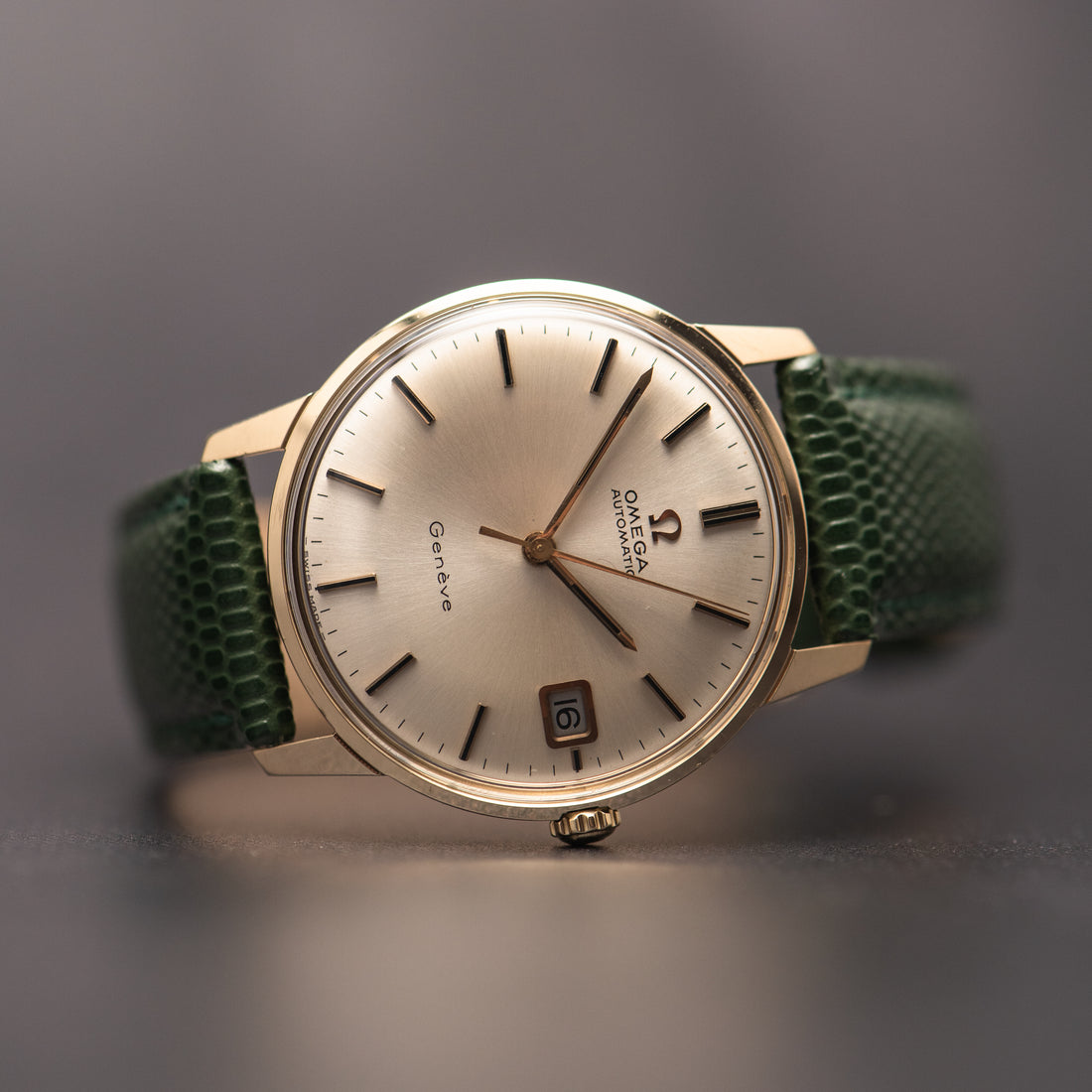 1968 14K GOLD OMEGA SEAMASTER GENEVE QUICKSET SUNBURST CAL. 565 REF. 166.001