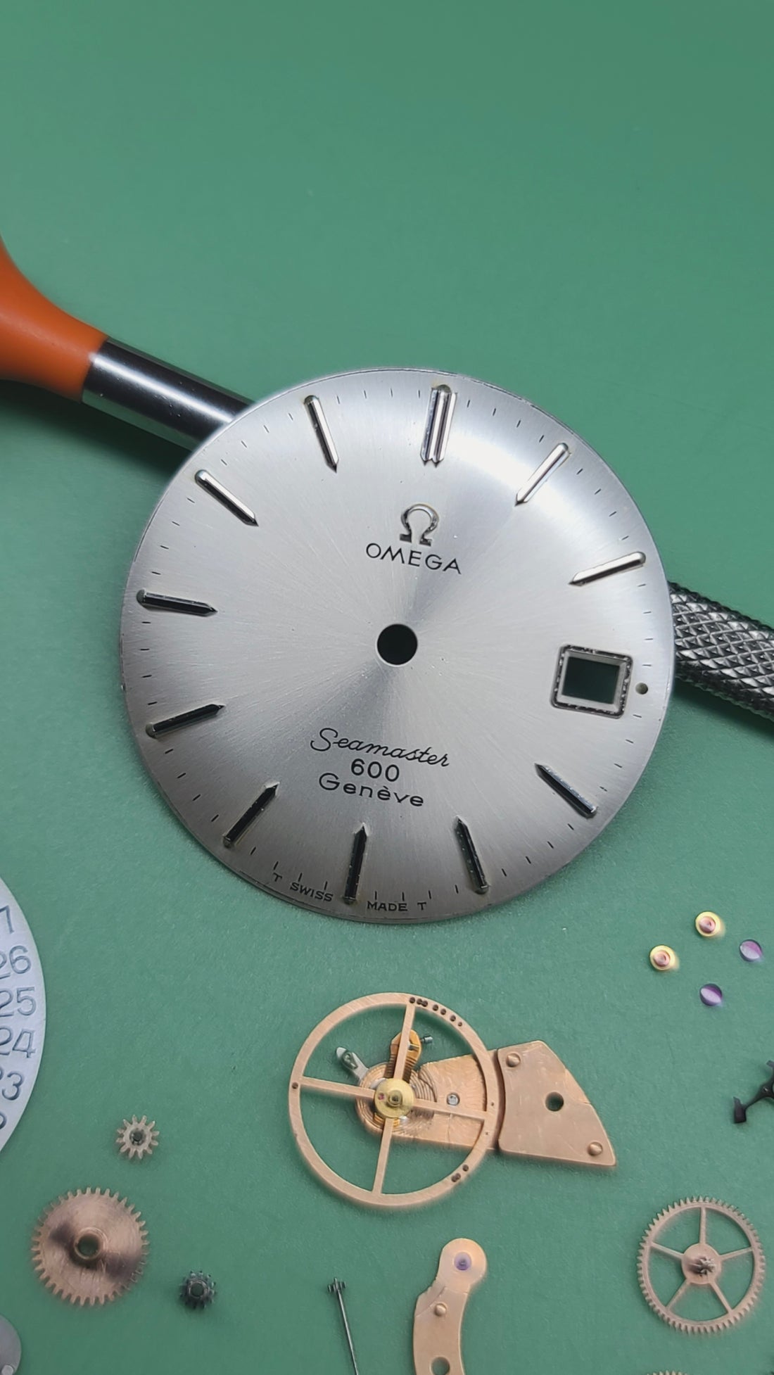 1967 DOUBLE SIGNED OMEGA SEAMASTER 600 GENEVE QUICKSET SUNBURST CAL. 613 REF. 136.011