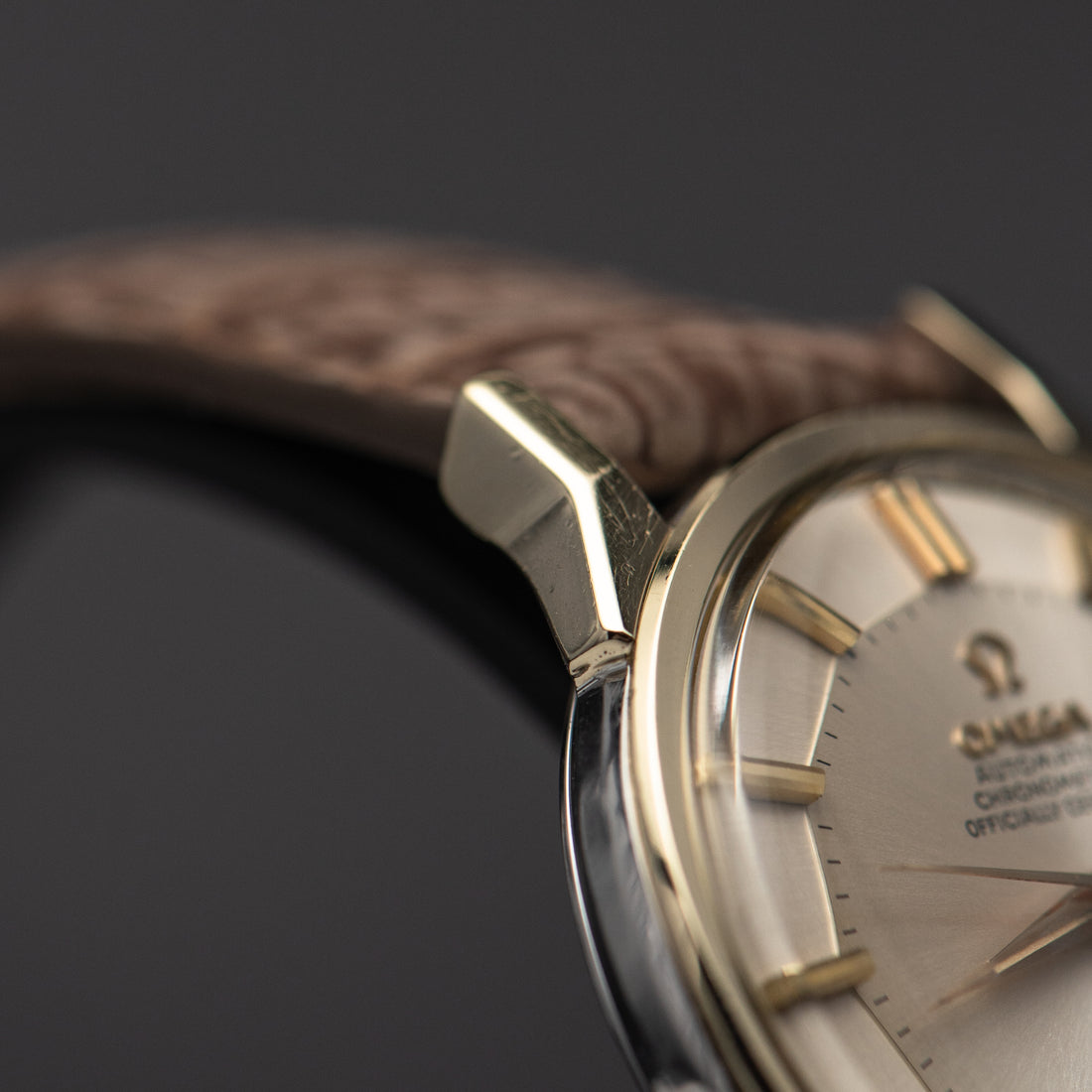 1966 OMEGA CONSTELLATION PIE PAN SUNBURST DOG-LEG CAL. 551 REF. 167.005