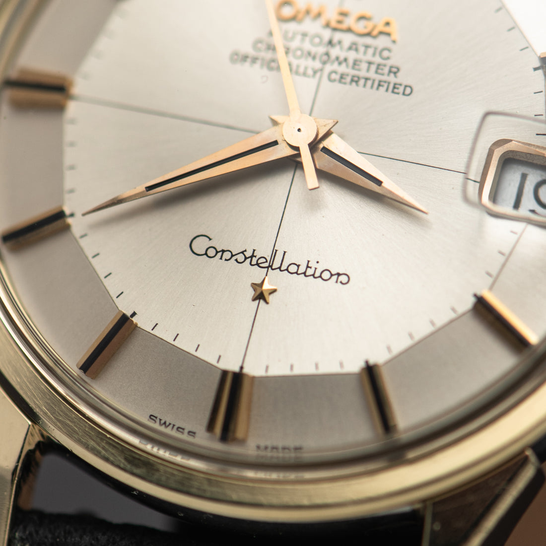 1966 OMEGA CONSTELLATION PIE PAN CROSSHAIR SUNBURST DOG-LEG CAL. 561 REF. 168.005