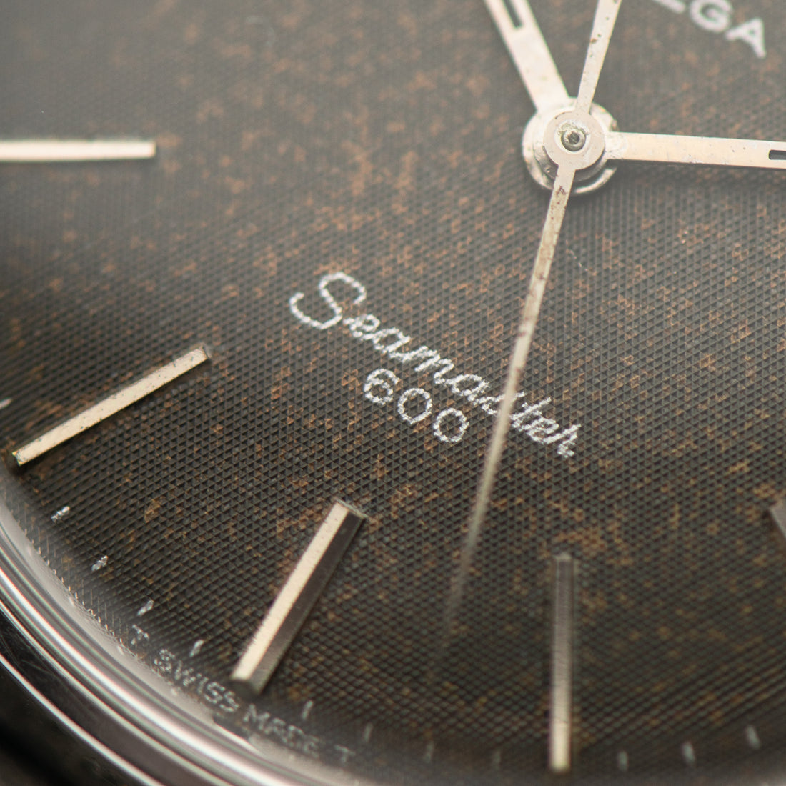 1965 OMEGA SEAMASTER 600 GREY LINEN CAL. 601 REF. 135.011