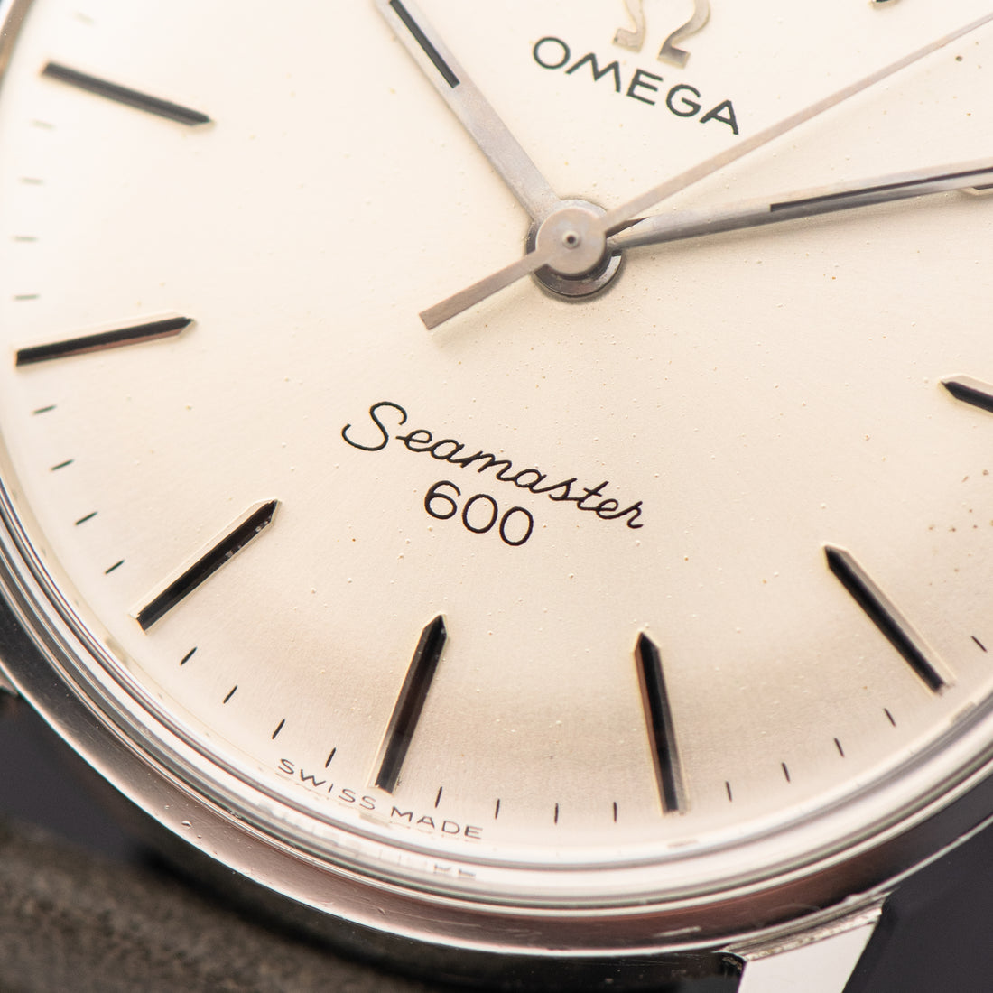 1966 MIDSIZE OMEGA SEAMASTER 600 SUNBURST CAL. 601 REF. 135.012