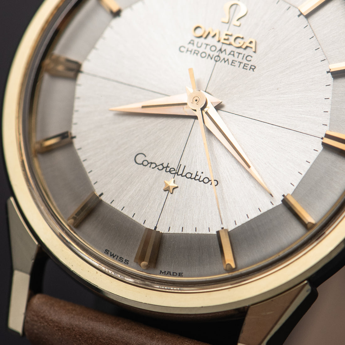 1963 OMEGA CONSTELLATION PIE PAN CROSSHAIR SUNBURST DOG-LEG CAL. 551 REF. 14900 61 SC