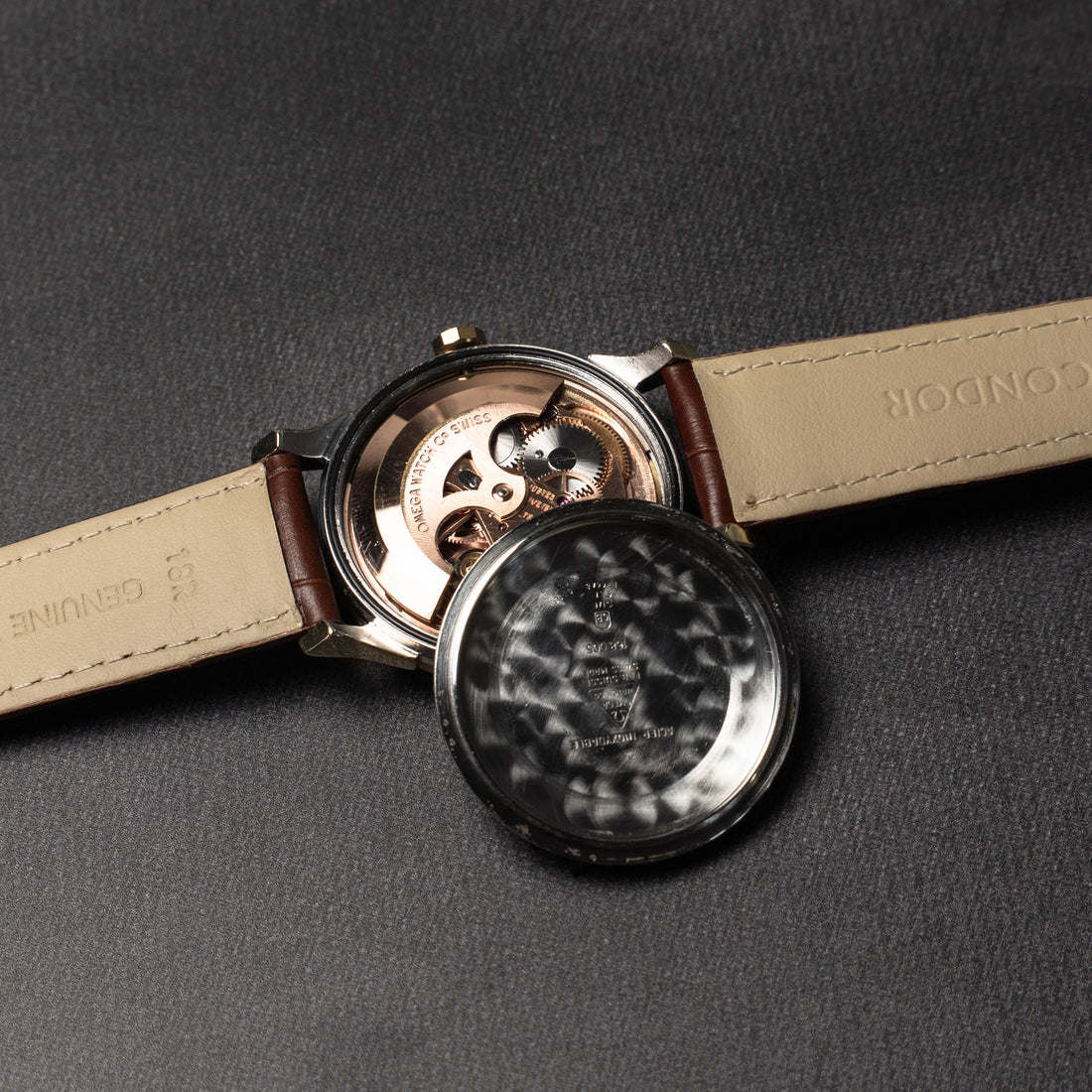 1962 OMEGA CONSTELLATION PIE PAN CROSSHAIR SUNBURST DOG-LEG CAL. 561 REF. 168.005