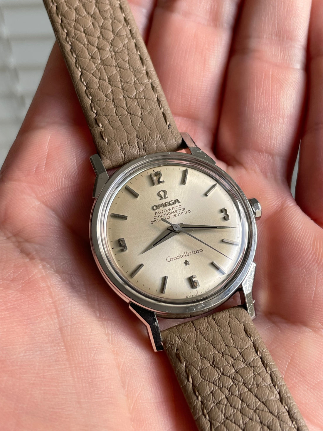 1963 OMEGA CONSTELLATION SUNBURST EXPLORER DOG-LEG CAL. 551 REF. 167.005