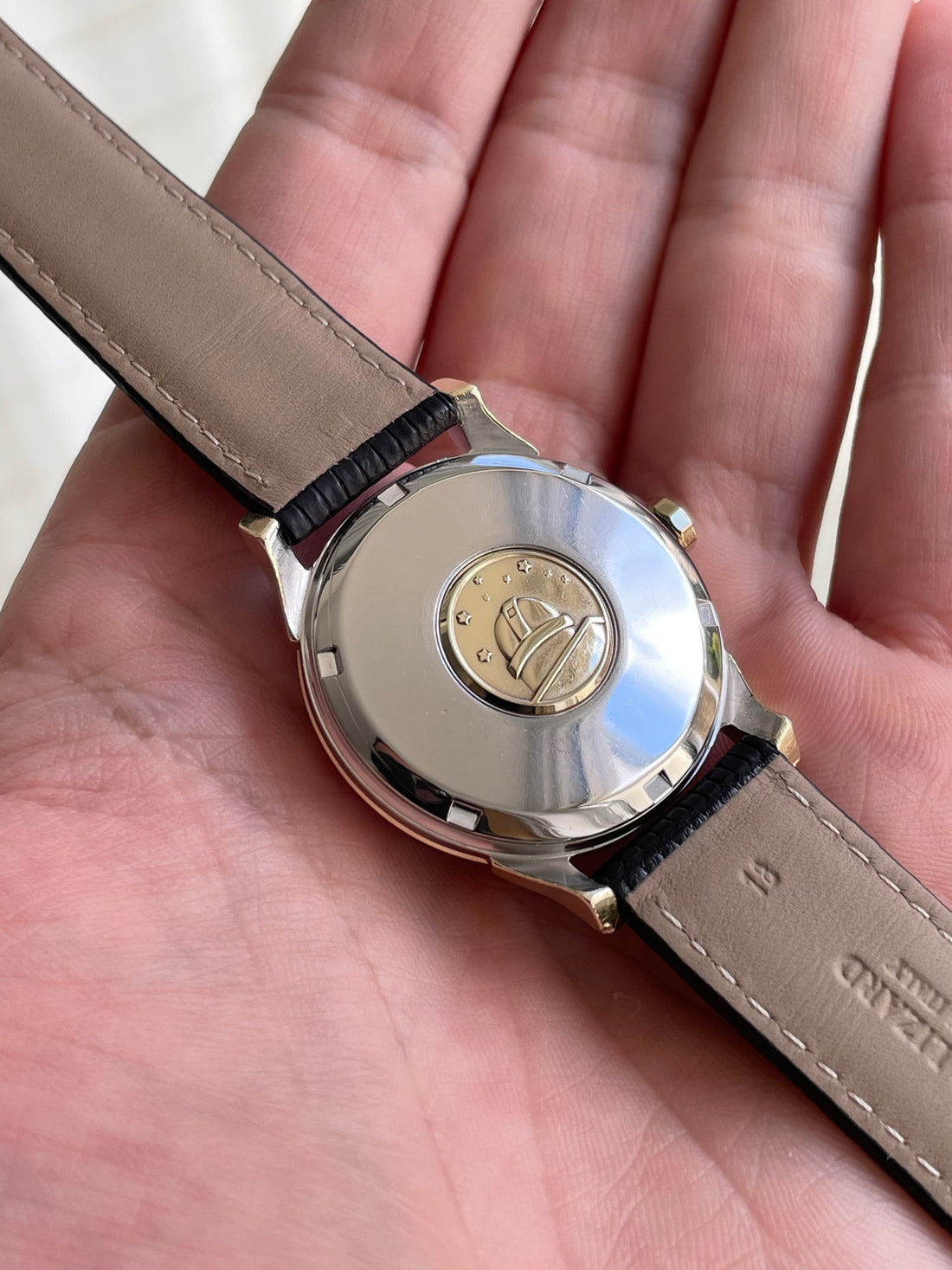 1966 OMEGA CONSTELLATION PIE PAN CROSSHAIR SUNBURST QUICKSET DOG-LEG CAL. 564 REF. 168.005