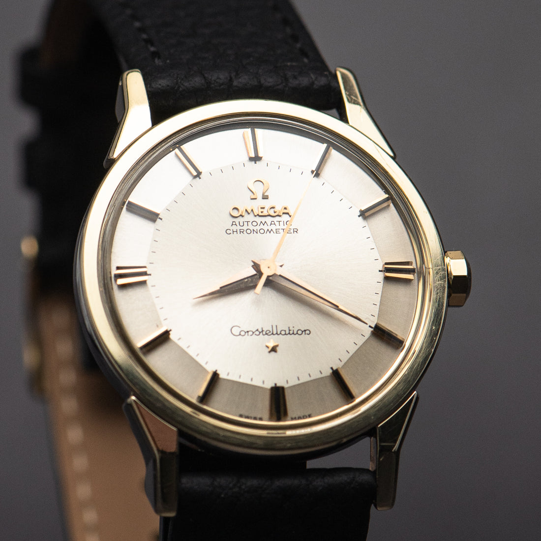 1962 OMEGA CONSTELLATION PIE PAN SUNBURST DOG-LEG CAL. 551 REF. 14900 61 SC