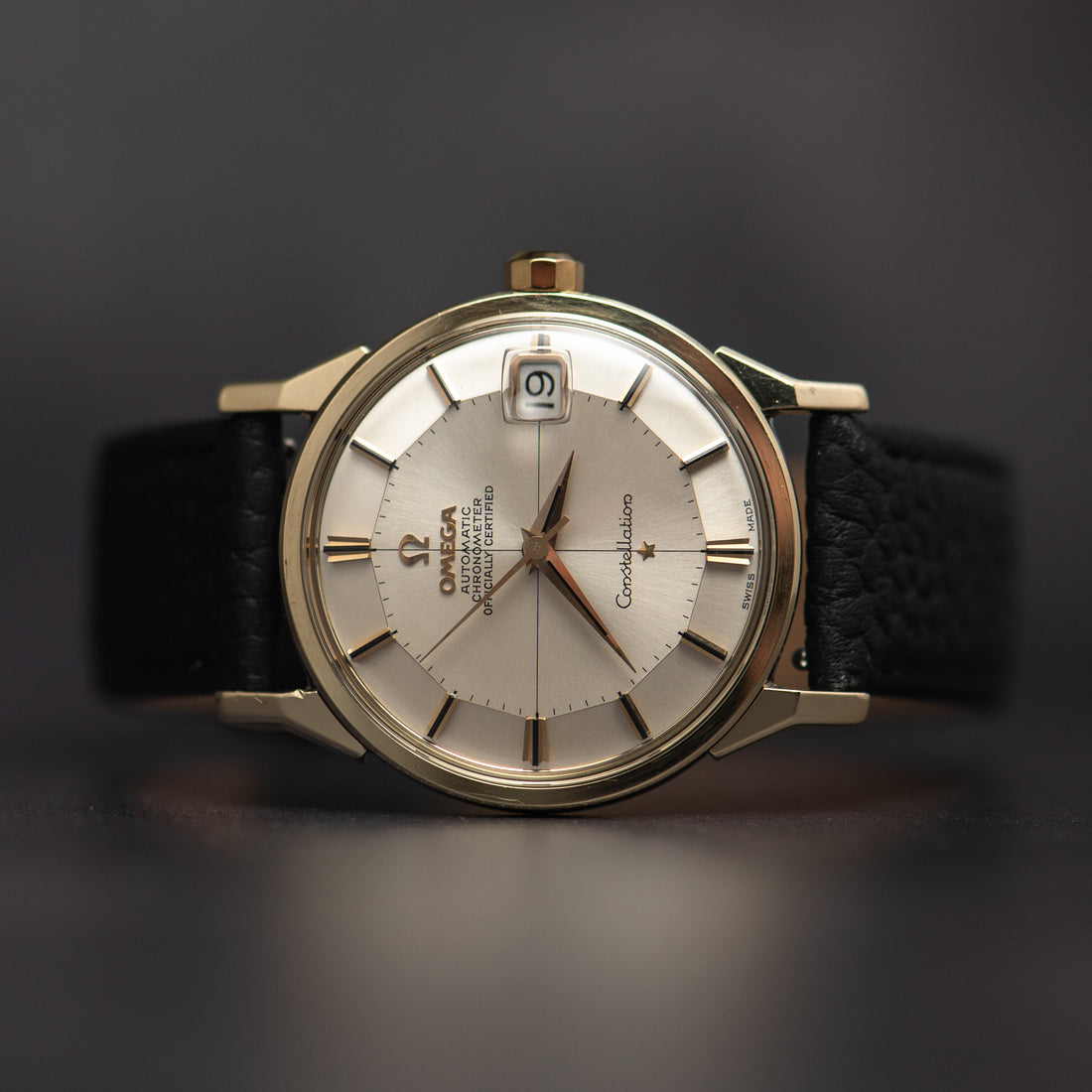 1966 OMEGA CONSTELLATION PIE PAN CROSSHAIR SUNBURST DOG-LEG CAL. 561 REF. 168.005