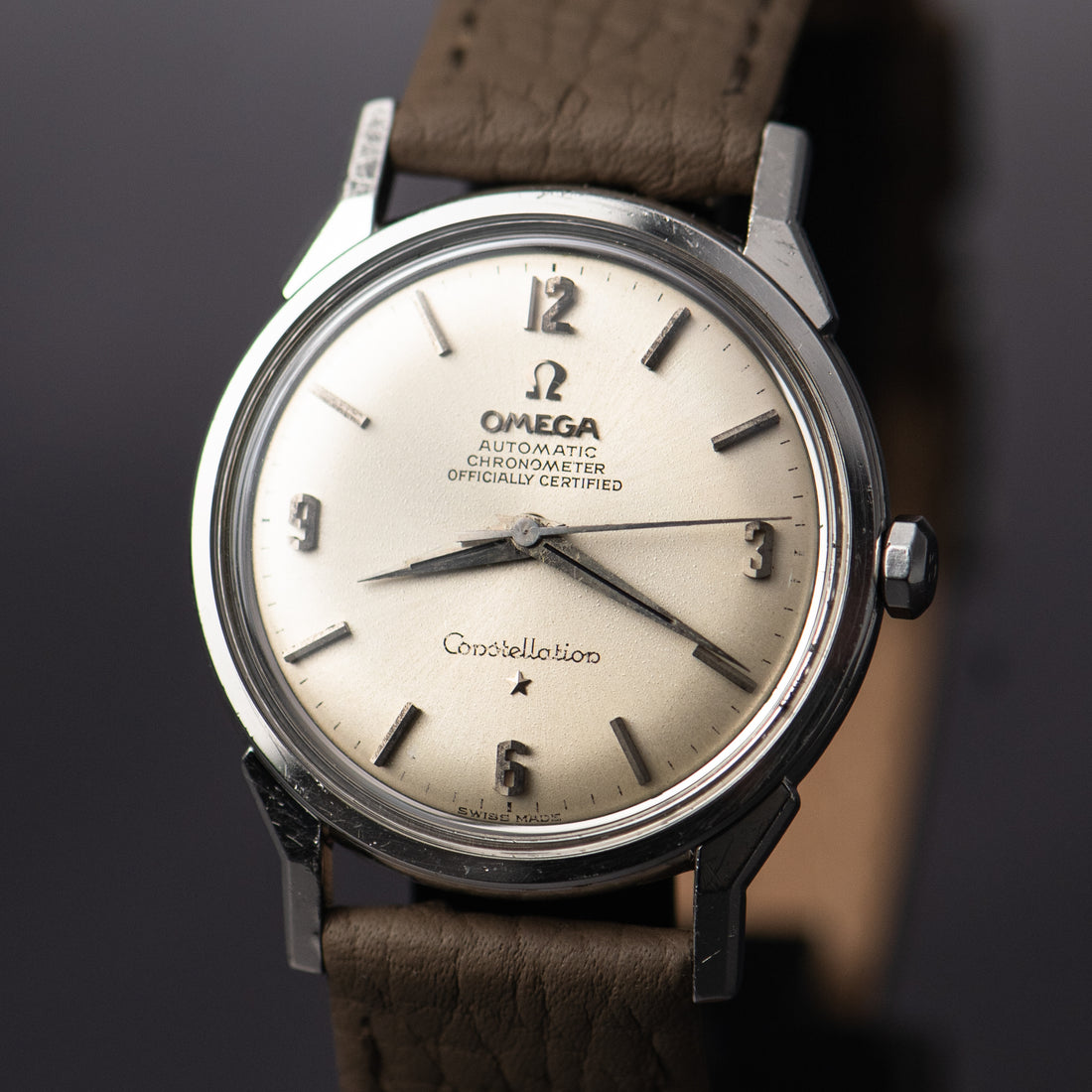 1963 OMEGA CONSTELLATION SUNBURST EXPLORER DOG-LEG CAL. 551 REF. 167.005