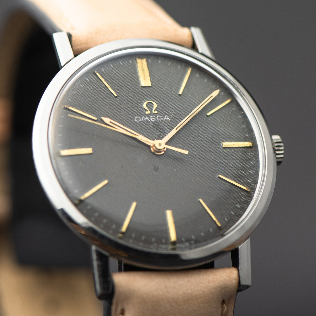 1967 OMEGA GENEVE GREY LINEN CAL. 601 REF. 131.019