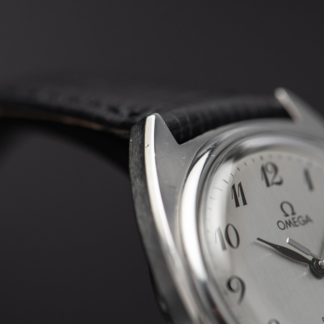 1979 C-SHAPE OMEGA BREGUET CAL. 1370 REF. 196.0121