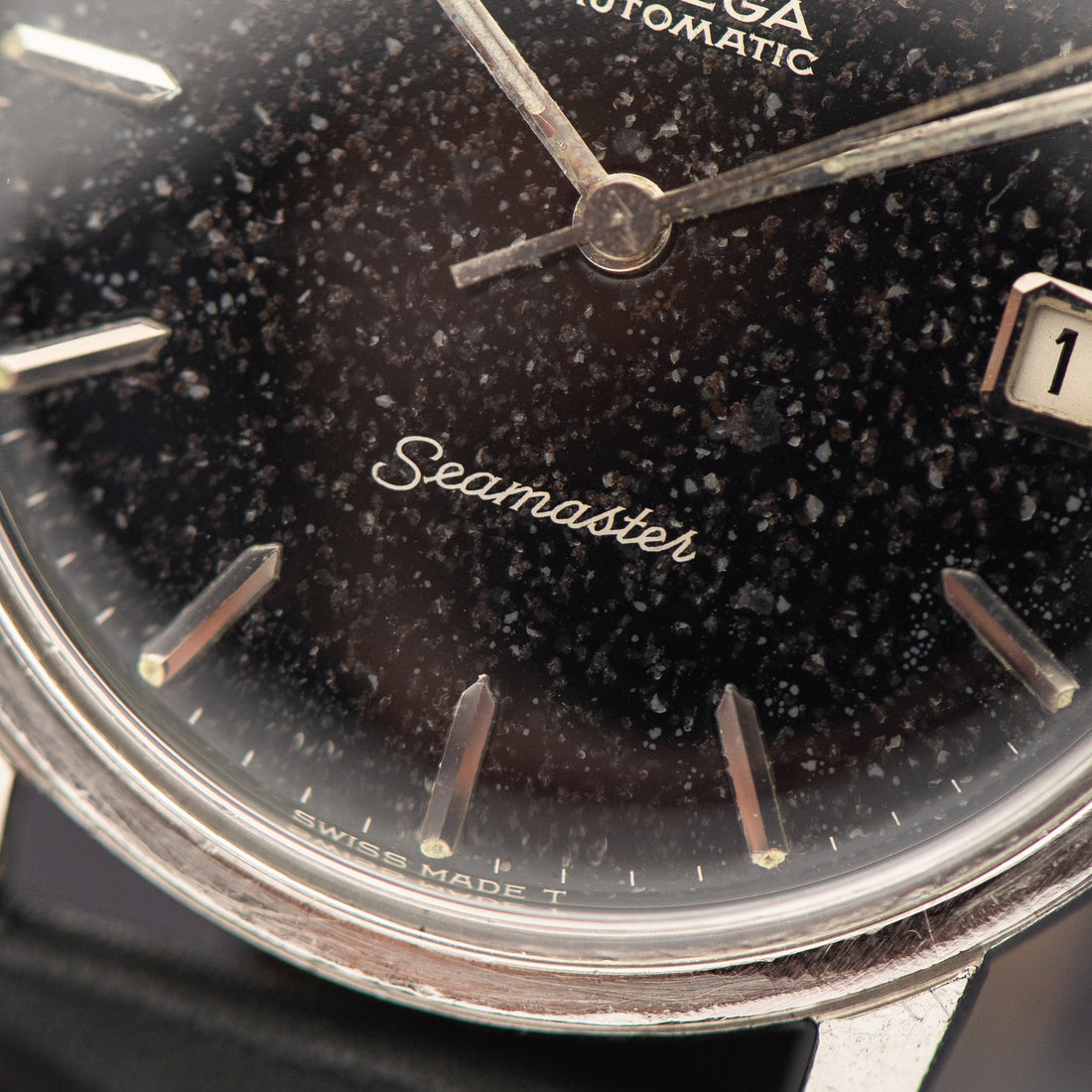 1966 OMEGA SEAMASTER GLOSS BLACK TROPICAL STARDUST CAL. 562 REF. 166.002