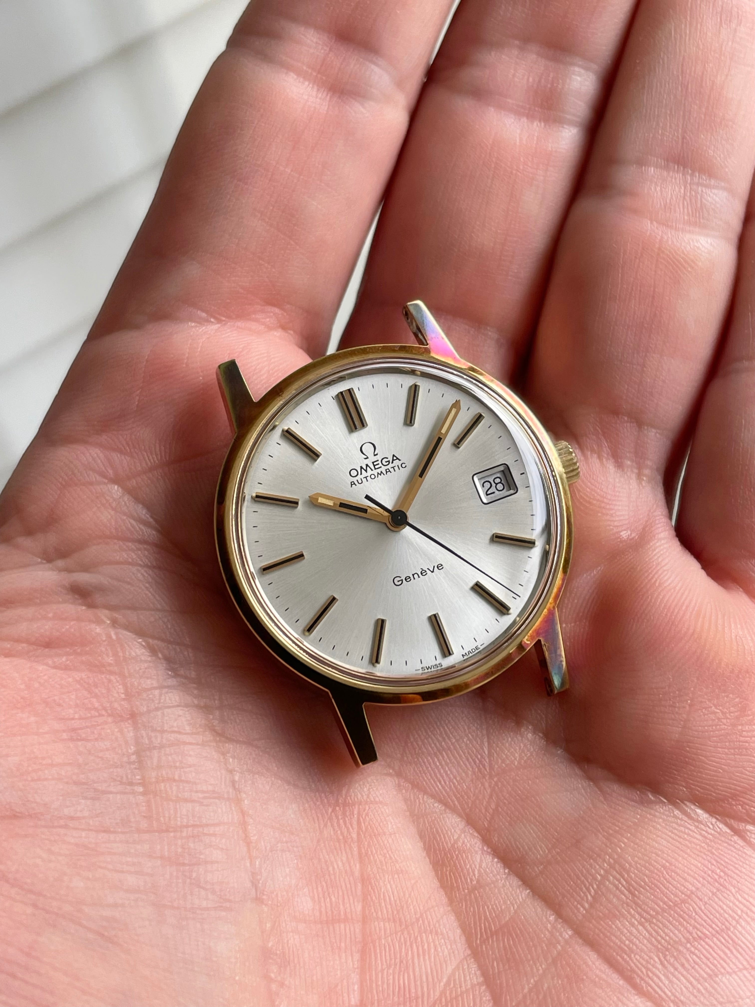1961 OMEGA GENEVE TWO TONE CROSSHAIR SUNBURST CAL. 562 REF. 14703