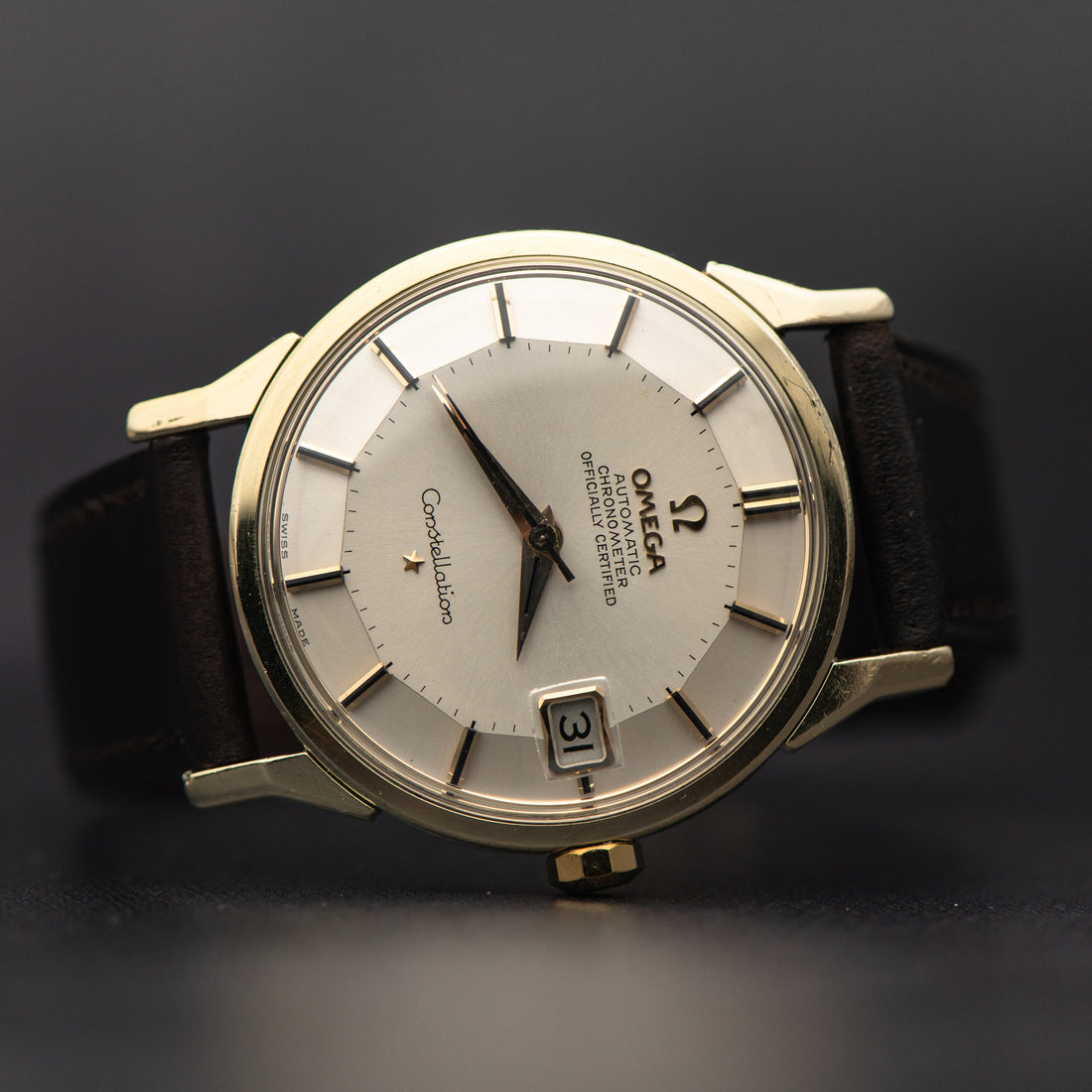 1966 OMEGA CONSTELLATION PIE PAN SUNBURST DOG-LEG CAL. 561 REF. 168.005