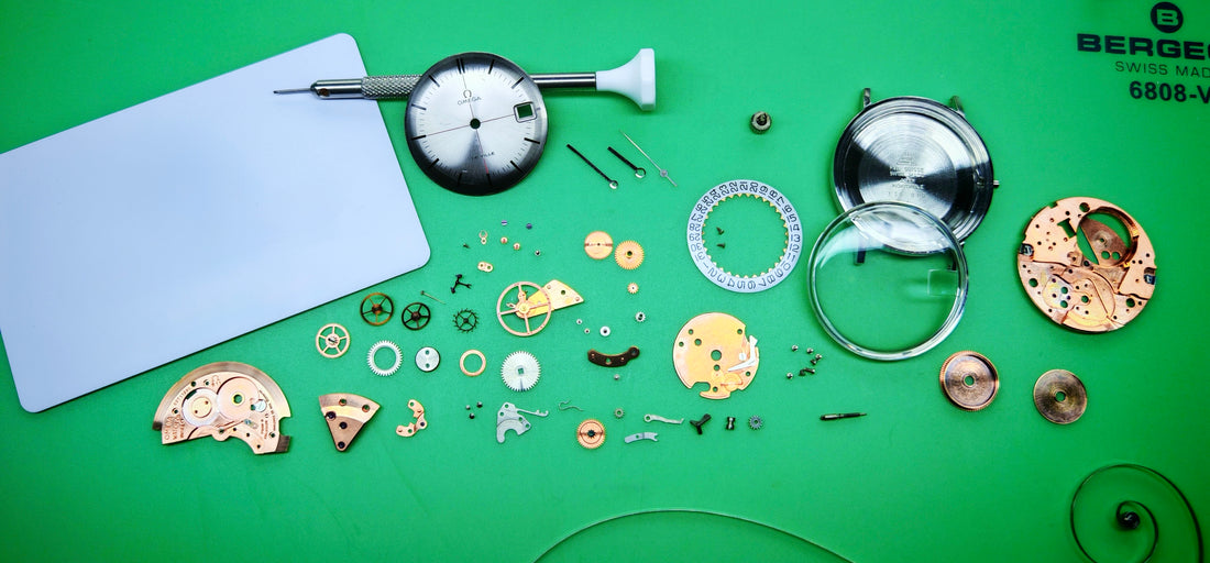 1966 OMEGA DE VILLE TECHNICAL RED CROSSHAIR SUNBURST CAL. 611 REF. 136.019