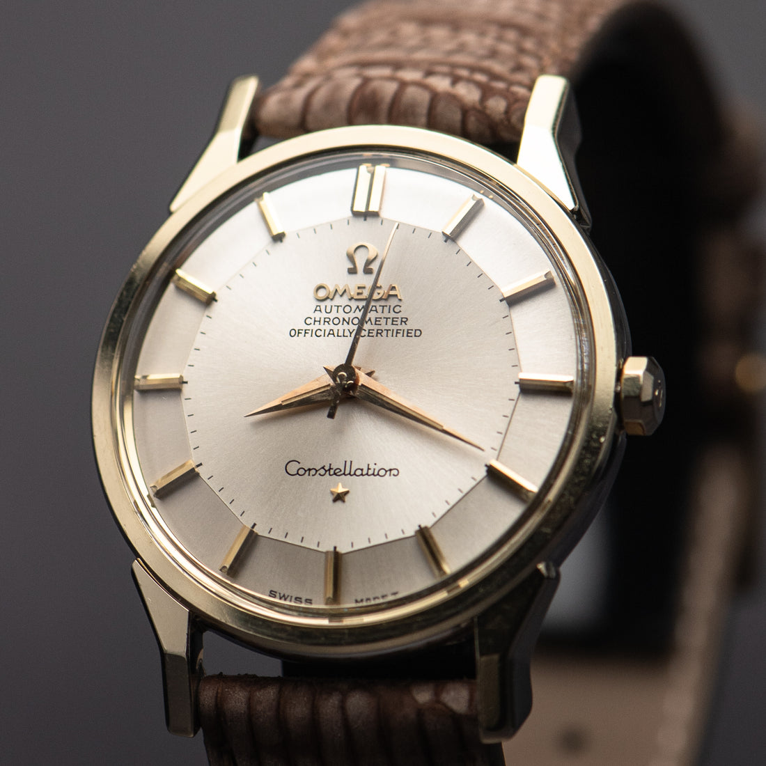 1966 OMEGA CONSTELLATION PIE PAN SUNBURST DOG-LEG CAL. 551 REF. 167.005