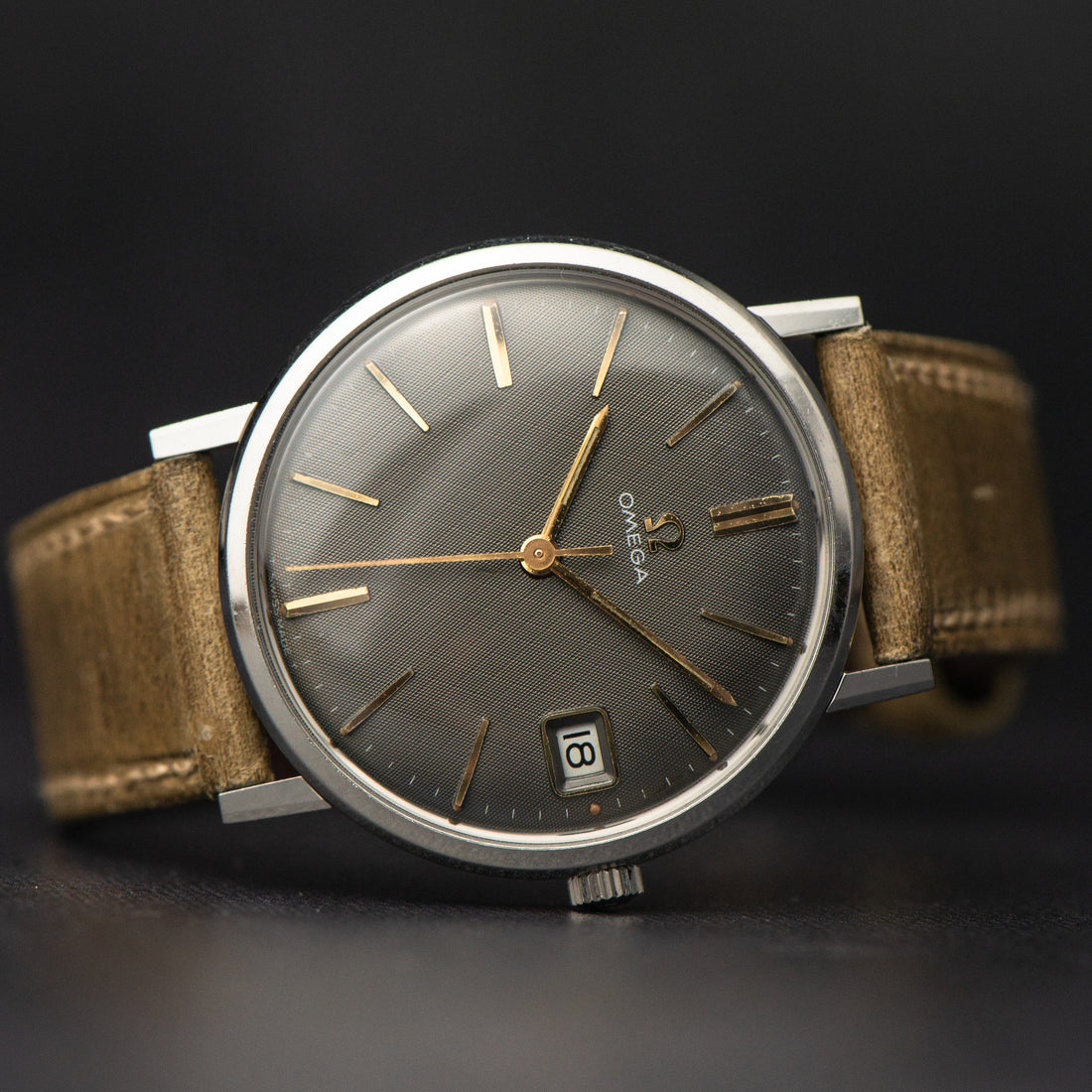 1966 OMEGA GENEVE GREY LINEN CAL. 611 REF. 132.019