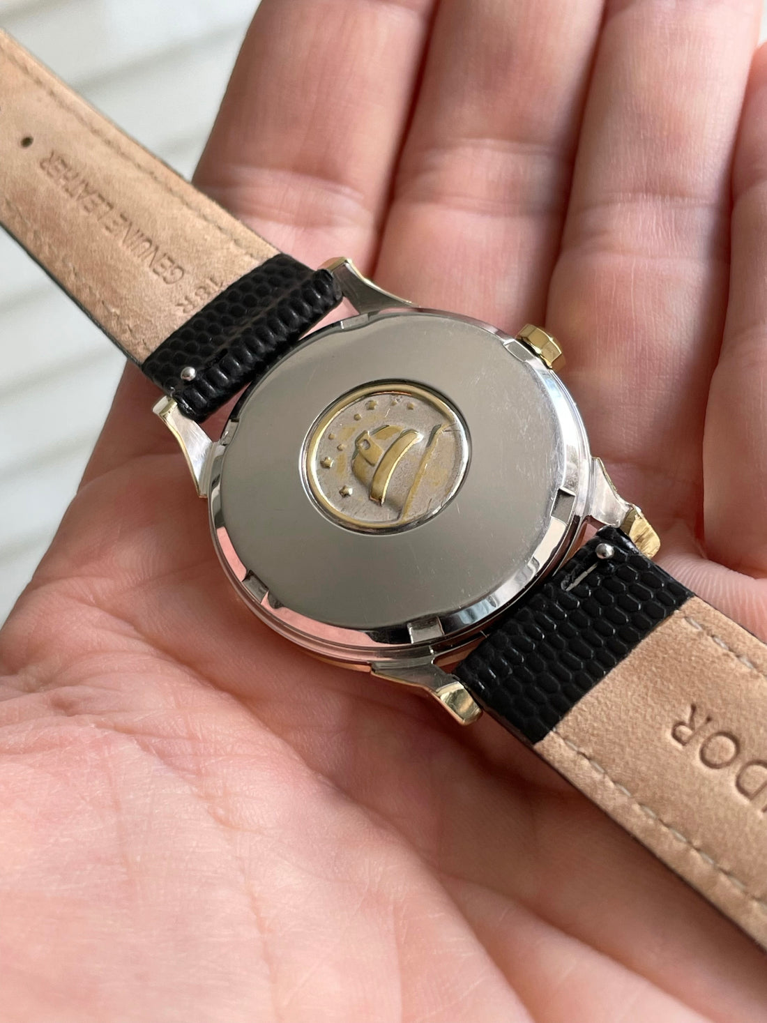 1963 OMEGA CONSTELLATION PIE PAN CROSSHAIR SUNBURST DOG-LEG CAL. 561 REF. 168.005