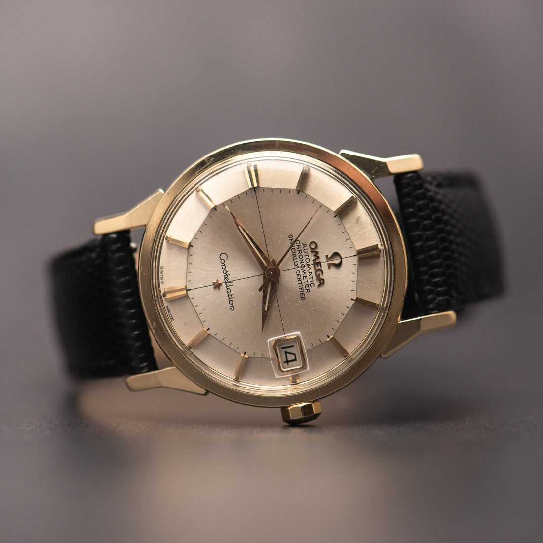 1963 OMEGA CONSTELLATION PIE PAN CROSSHAIR SUNBURST DOG-LEG CAL. 561 REF. 168.005