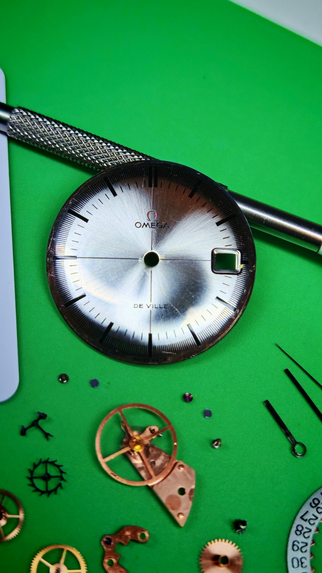 1968 OMEGA DE VILLE GREY TECHNICAL RED CROSSHAIR QUICKSET SUNBURST CAL. 613 REF. 136.019