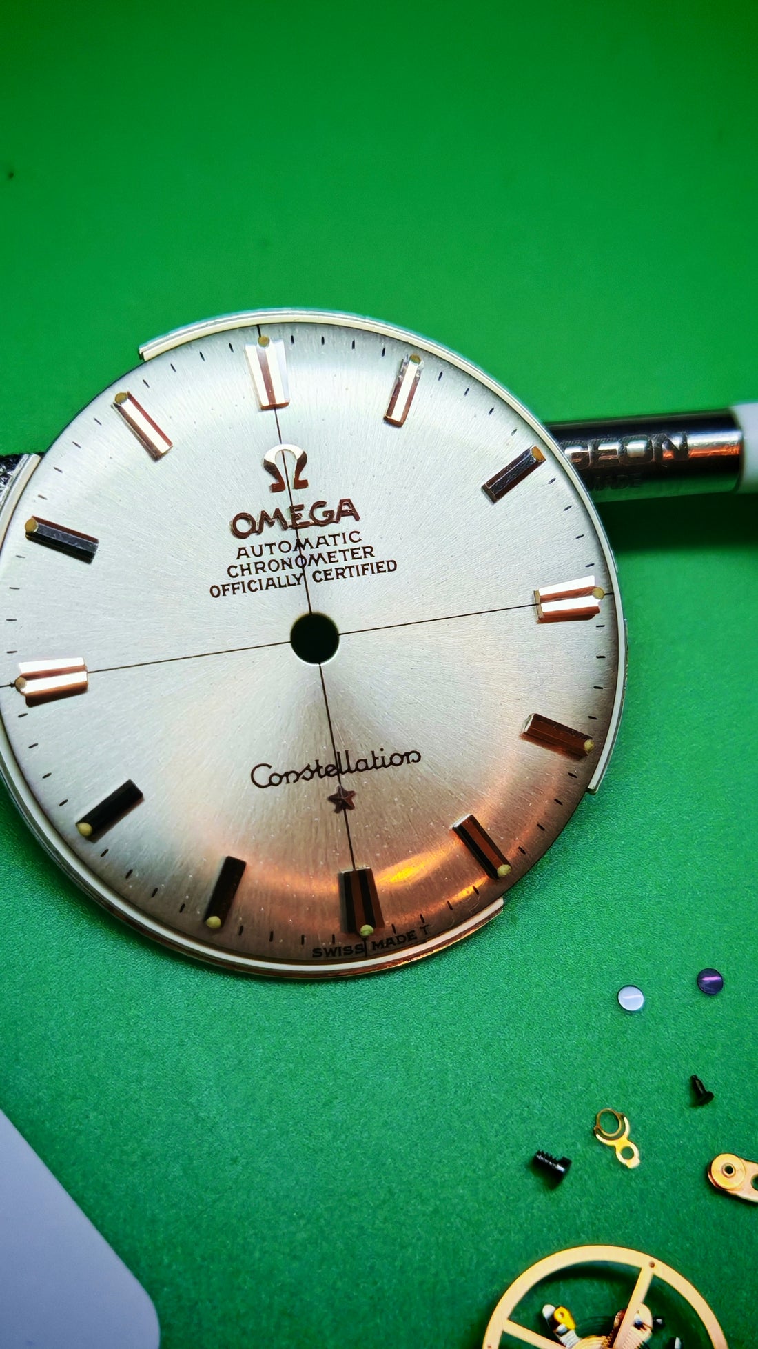 1966 OMEGA CONSTELLATION CROSSHAIR SUNBURST DOG-LEG CAL. 551 REF. 167.005
