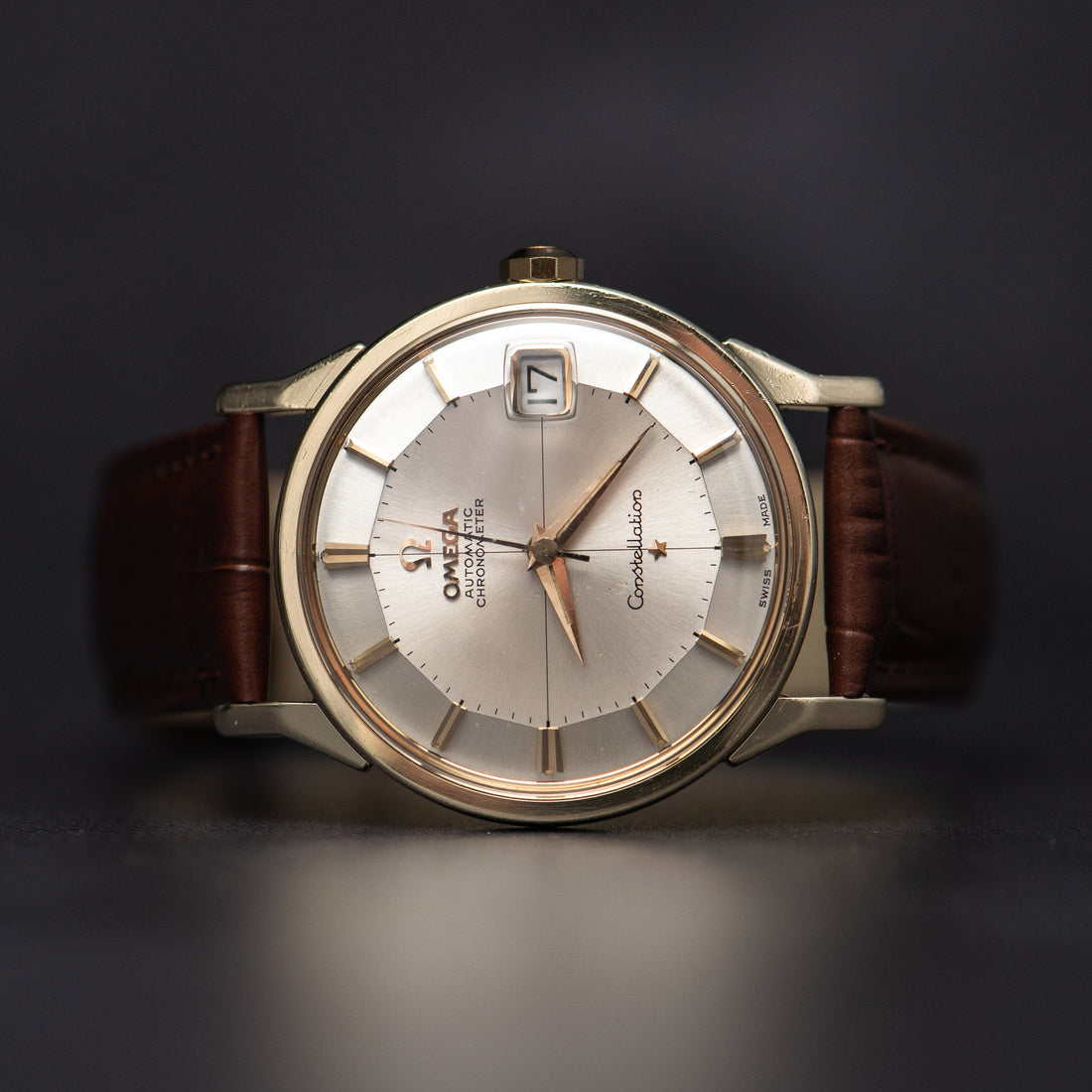 1962 OMEGA CONSTELLATION PIE PAN CROSSHAIR SUNBURST DOG-LEG CAL. 561 REF. 168.005
