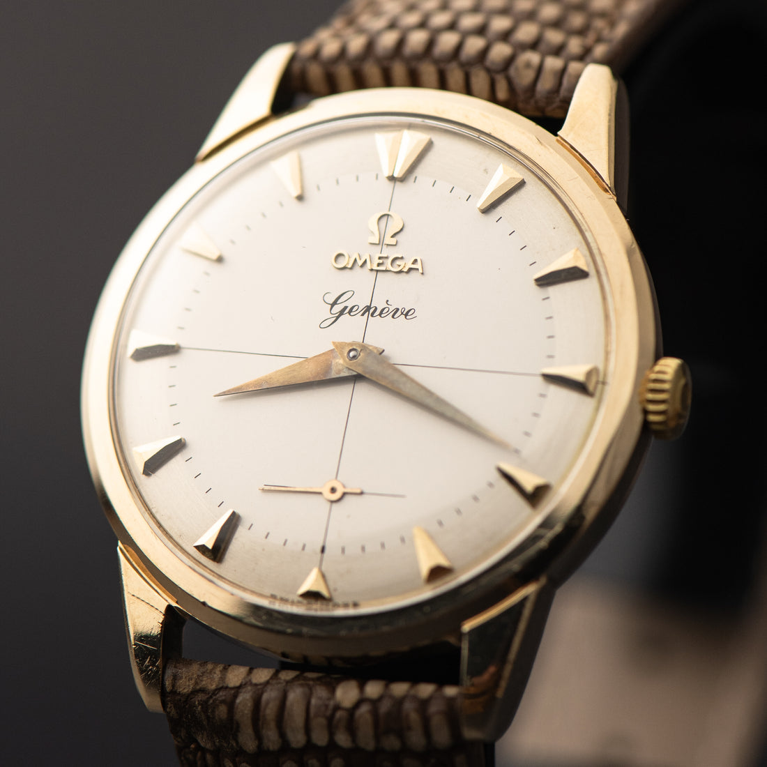 1960 9K GOLD OMEGA GENEVE TWO TONE CROSSHAIR SUB SECONDS WITH PAPERWORK CAL. 267 REF. 13332