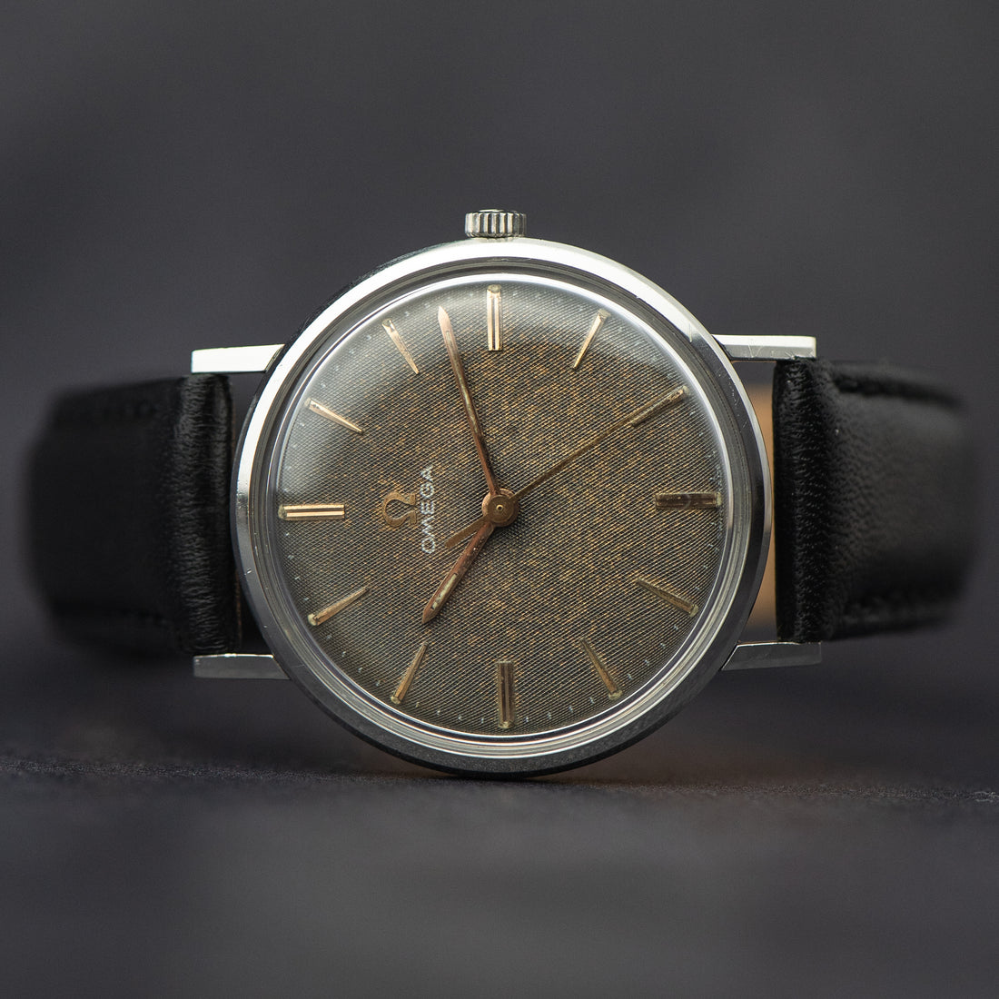 1966 MIDSIZE OMEGA GENEVE GREY LINEN CAL. 601 REF. 131.018